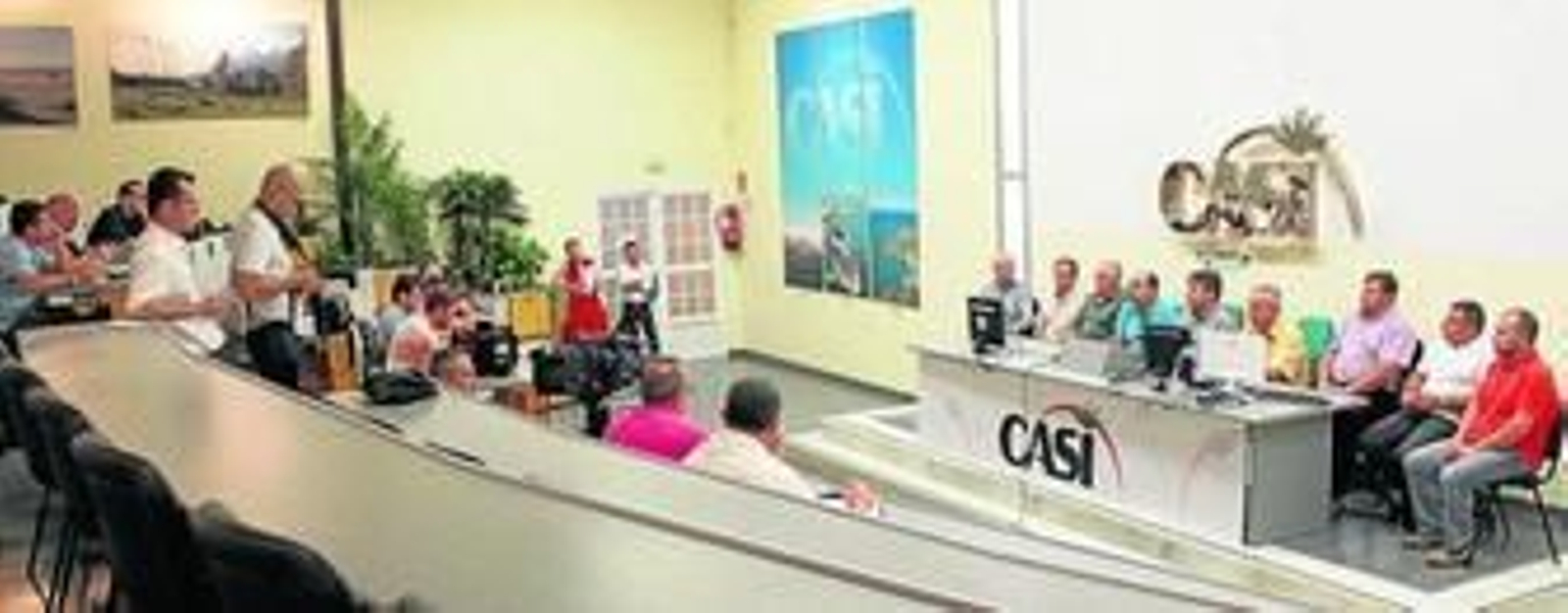 La sala de subasta de CASI fue el lugar elegido para informar sobre la compra de las instalaciones de Agrupalmería.