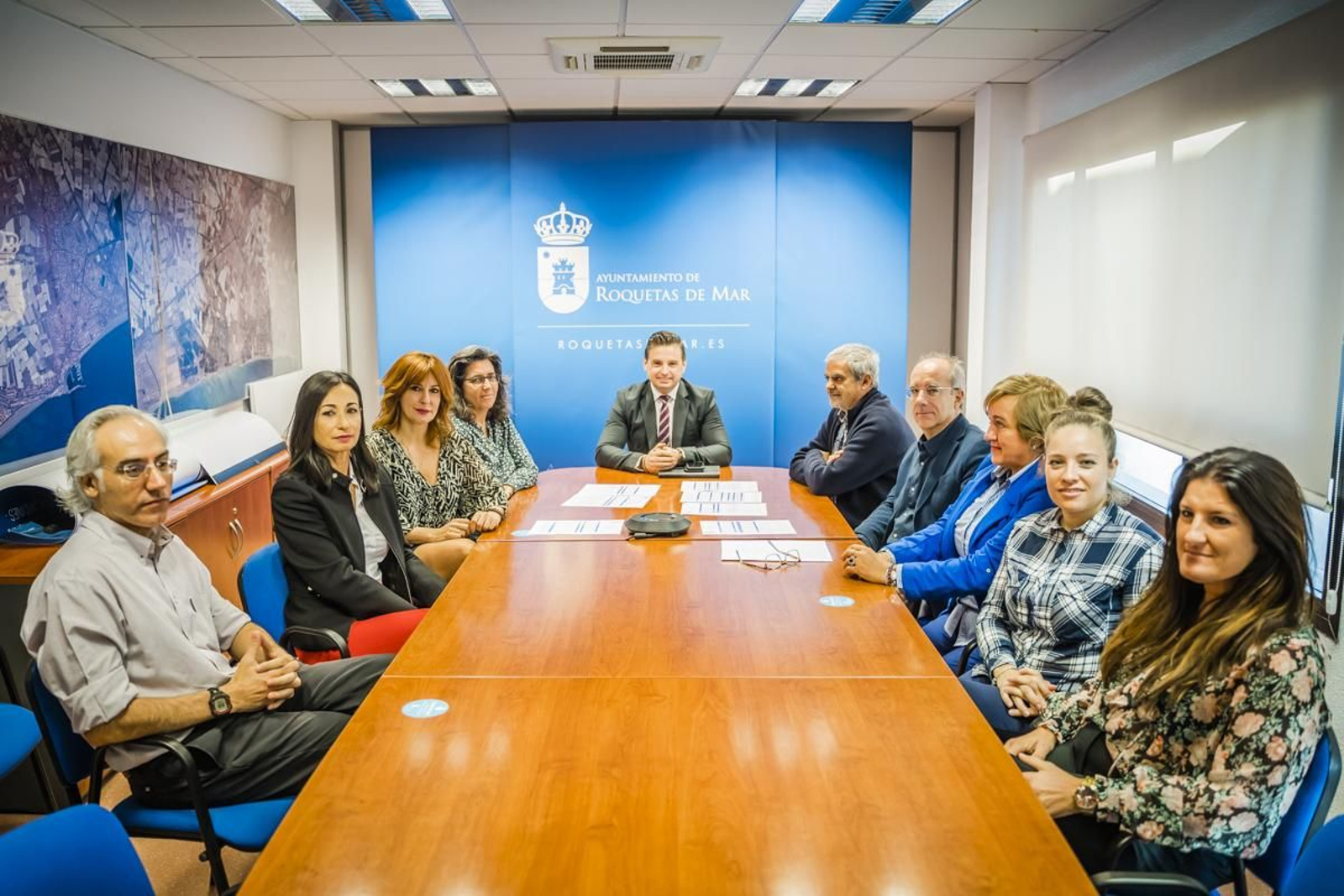 El equipo de Gobierno, reunido para adaptar la LISTA al municipio roquetero.
