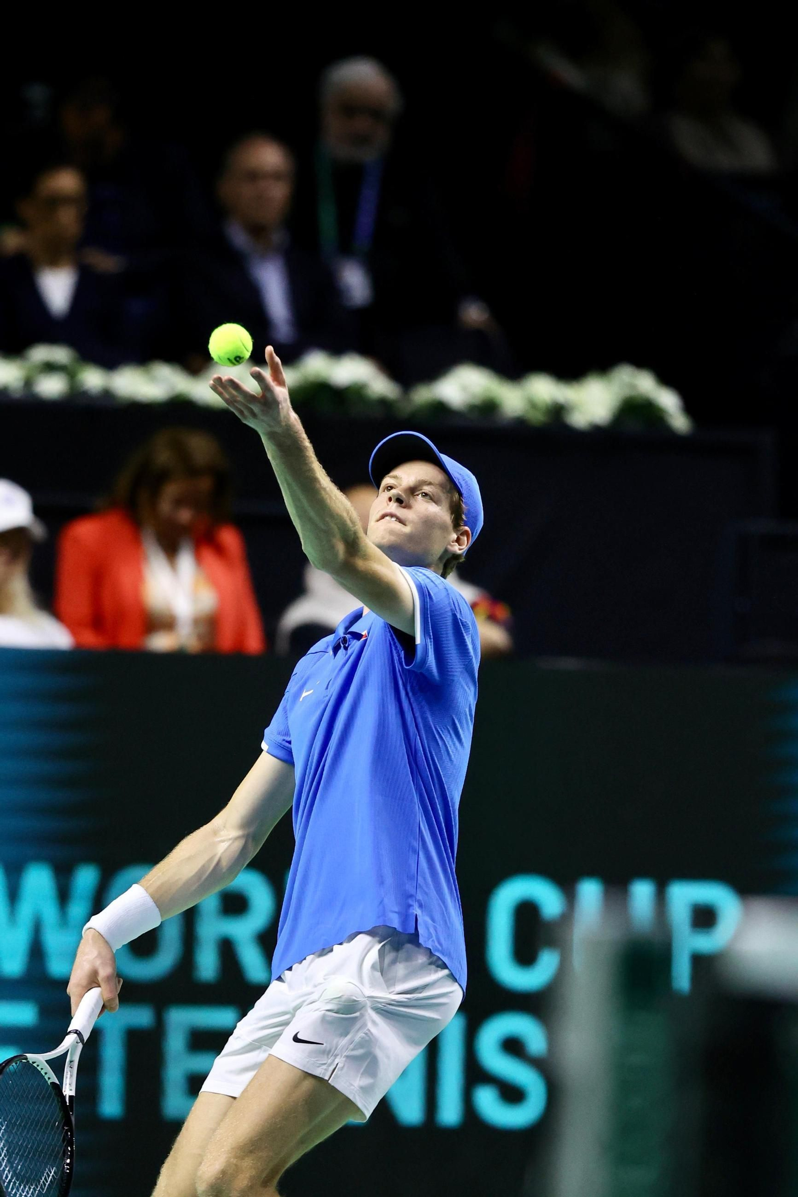 Jannik Sinner lleva a Italia a la final de la Copa Davis tras ganar a De Miñaur