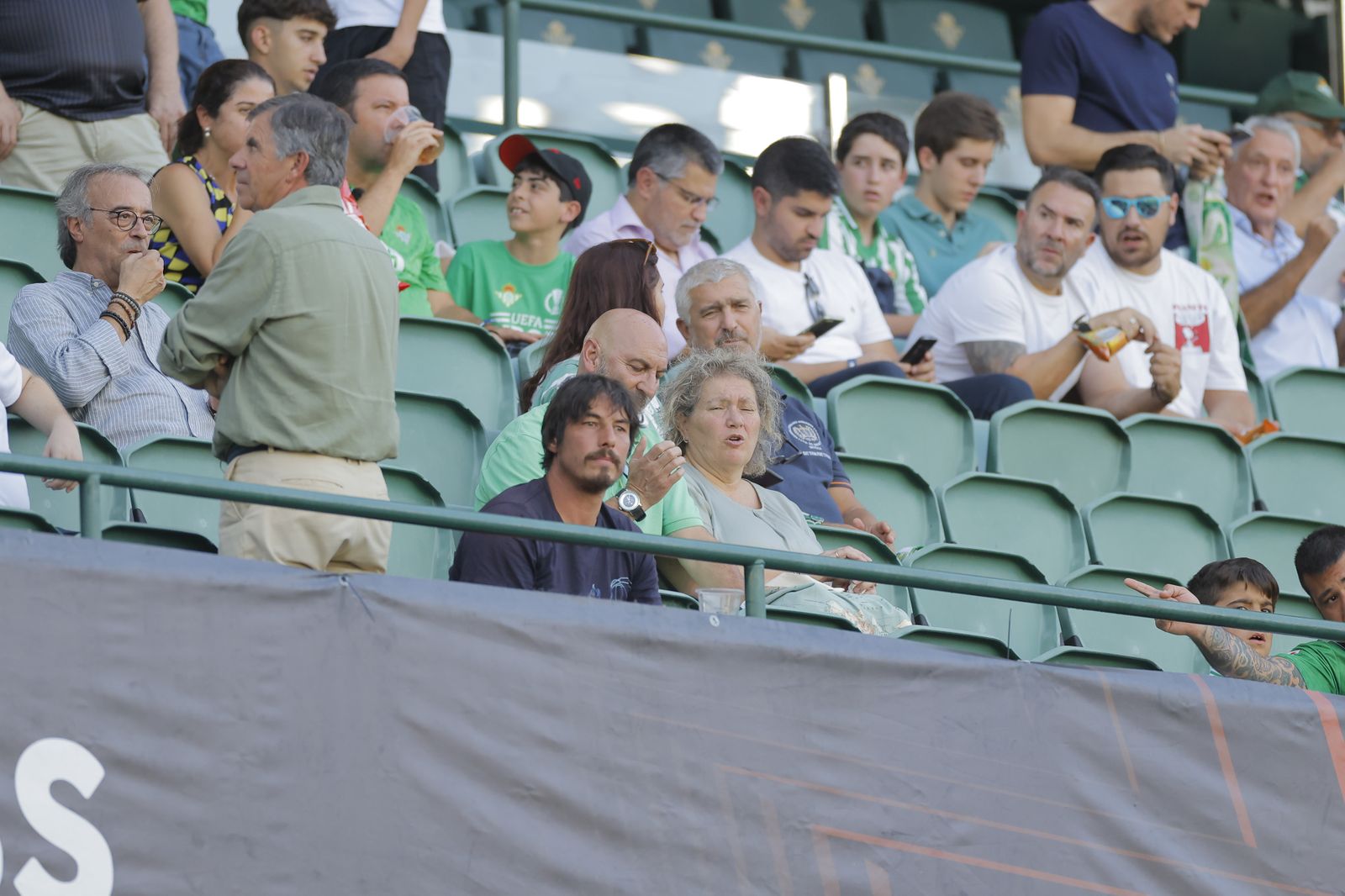 Búscate en la fotos del Betis-Sparta