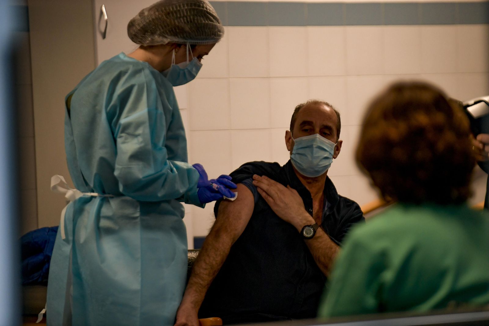 La primera dosis de la vacuna del coronavirus llega a 11.403 personas en Granada