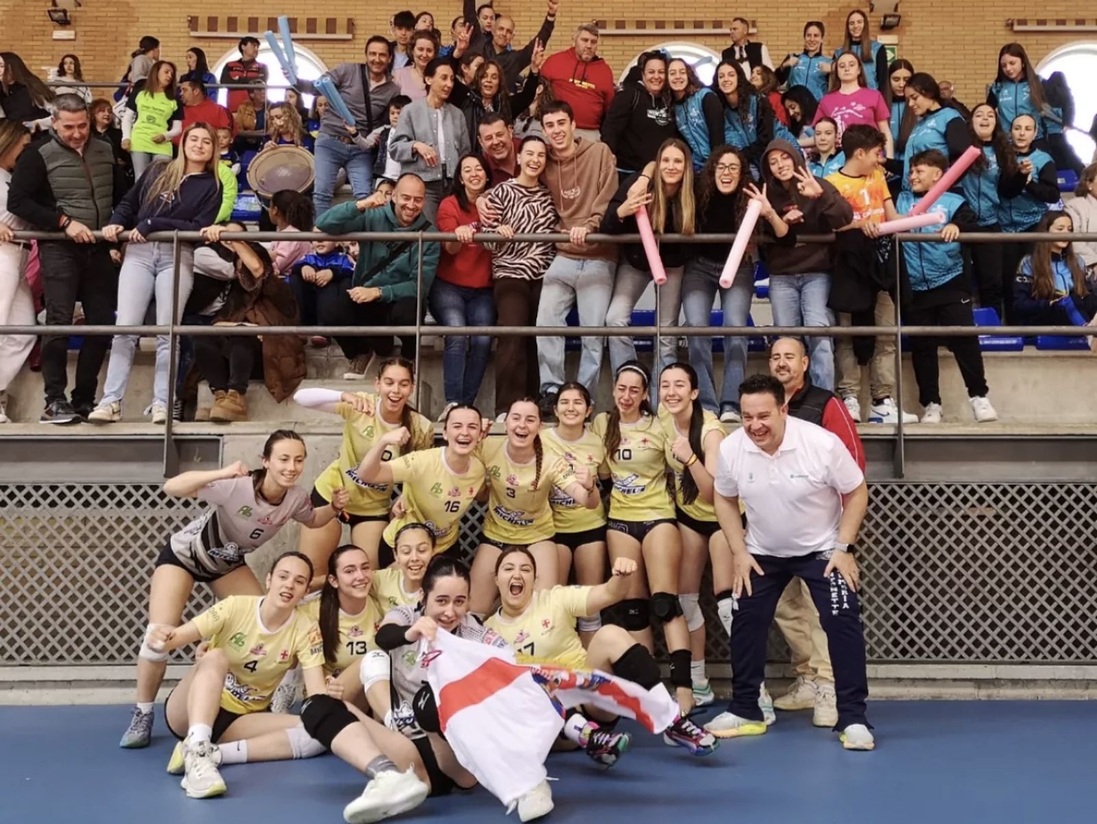 Las jugadoras del conjunto almeriense celebran una victoria durante su participación en la competición.