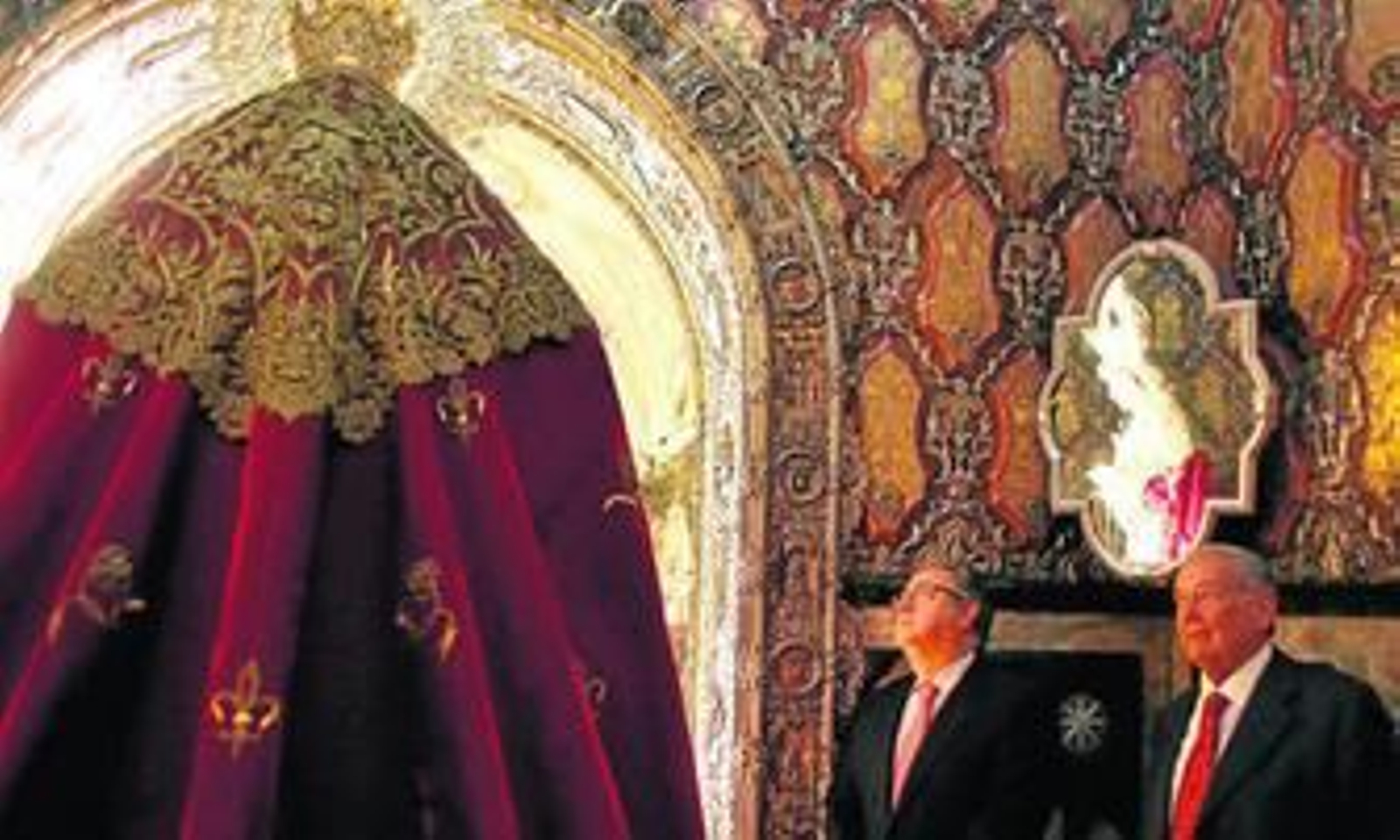 La Macarena baraja el Sagrario para el besamanos extraordinario