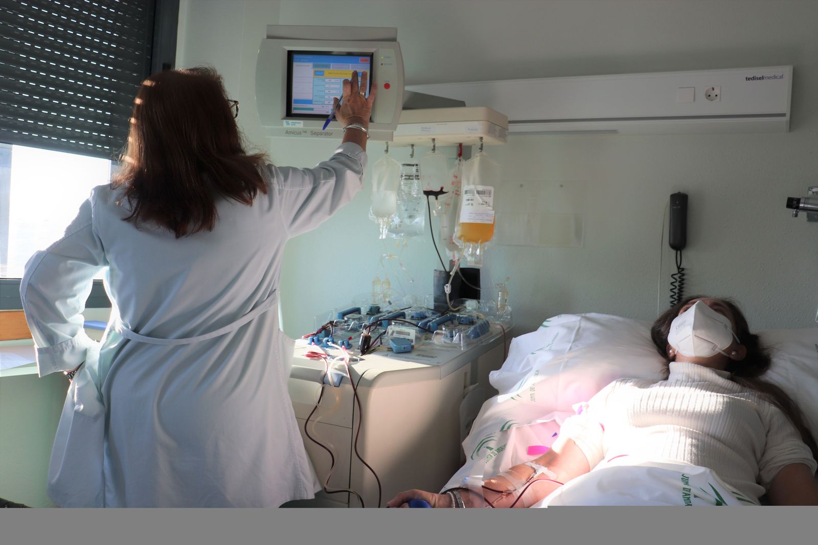 Extracción de células madre a una paciente.