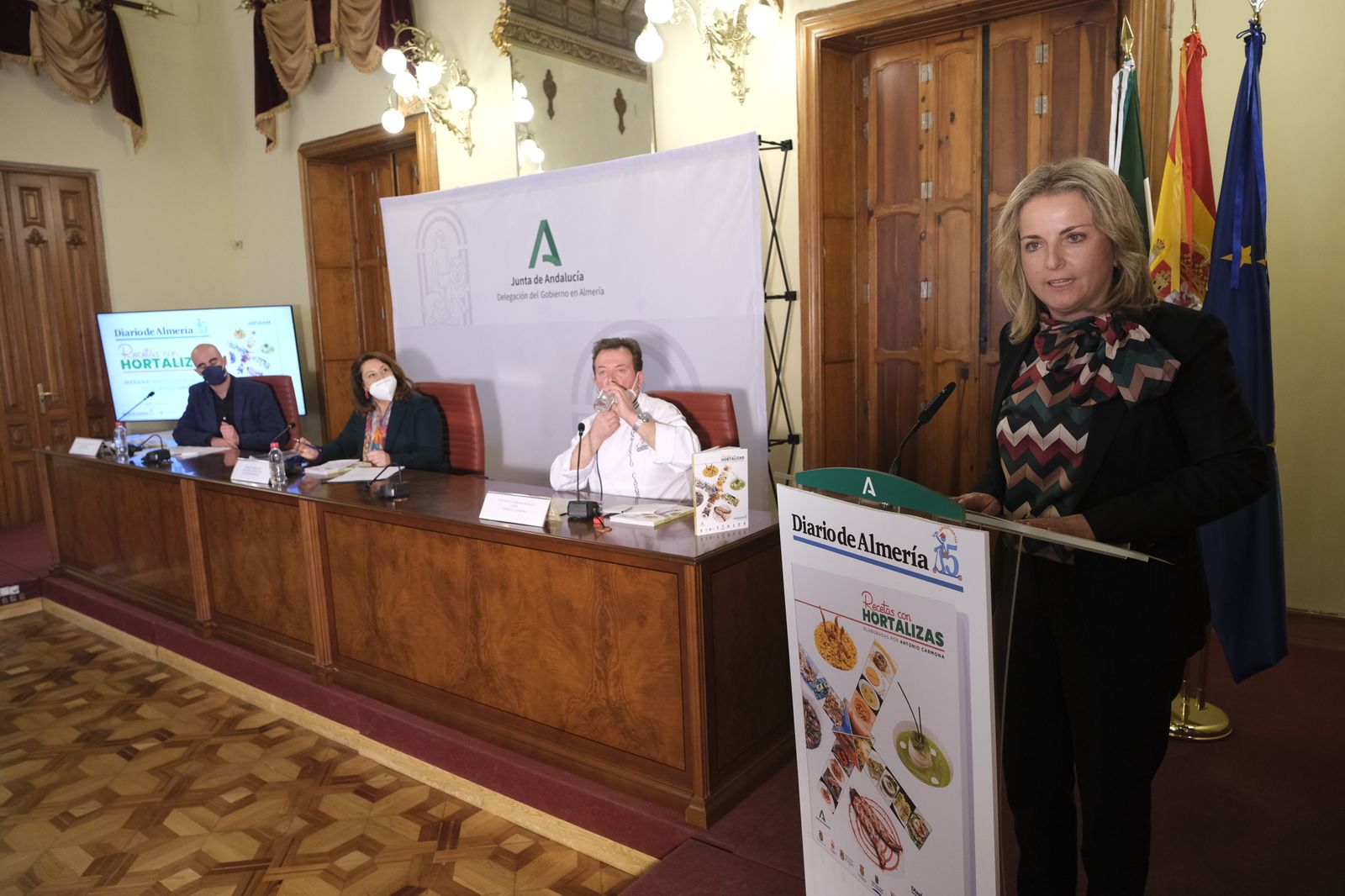 Fotogalería presentación libro 'Recetas con Hortalizas'. Diario de Almería