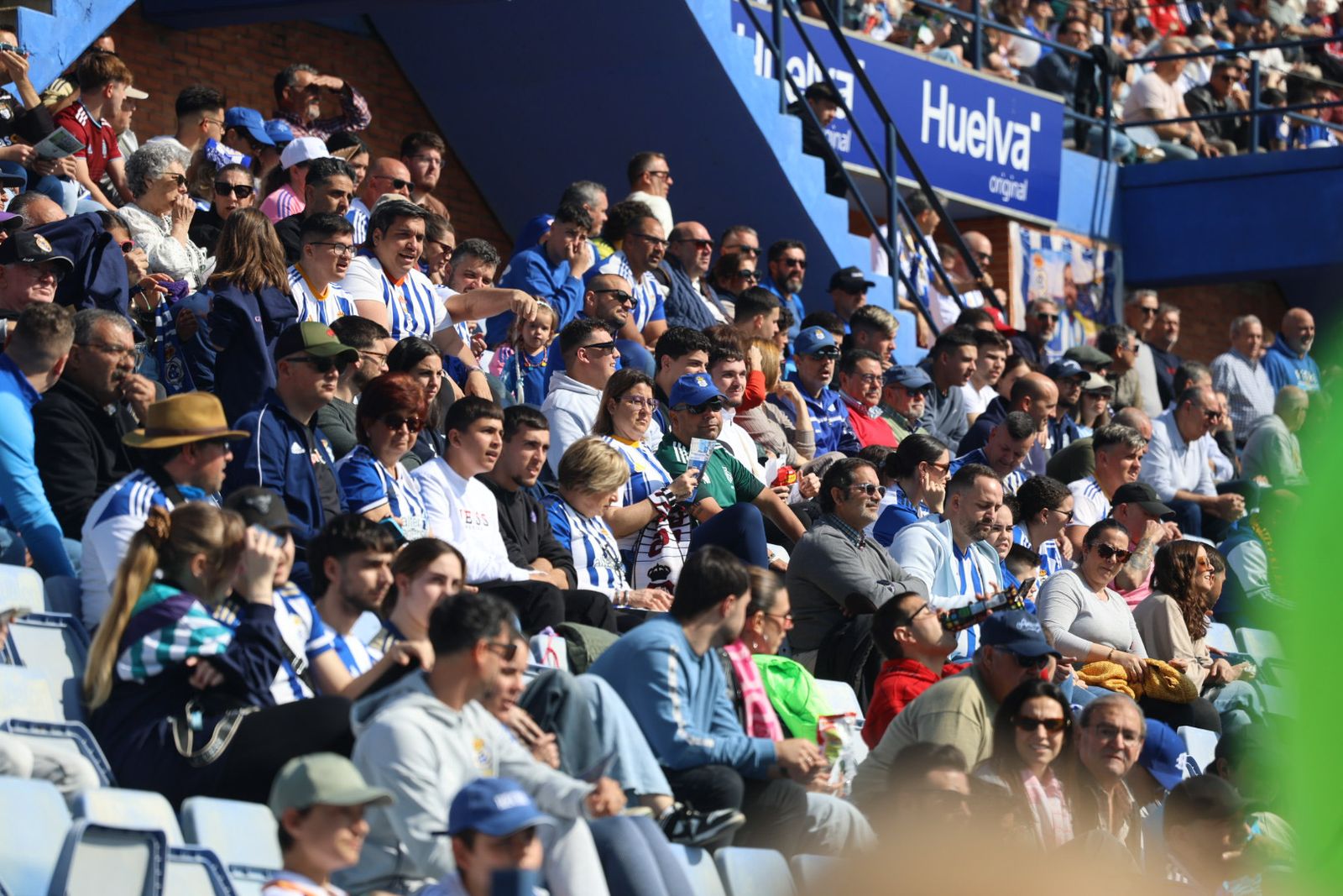 Búscate en las gradas del Nuevo Colombino durante el Recre-Deportiva Minera