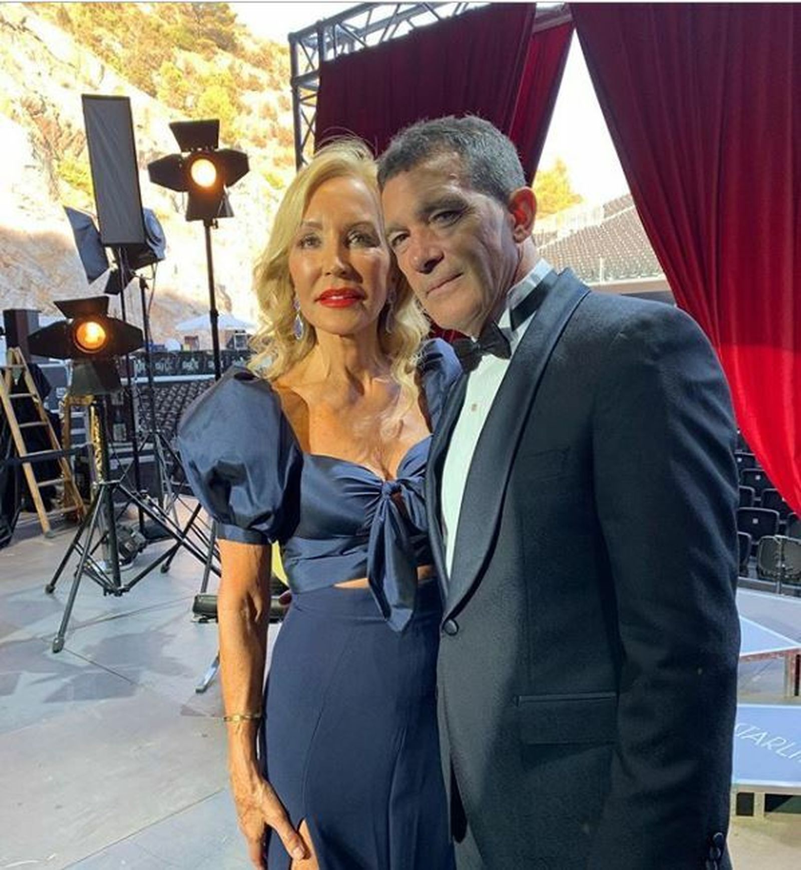 Carmen Lomana con Antonio Banderas en Starlite.