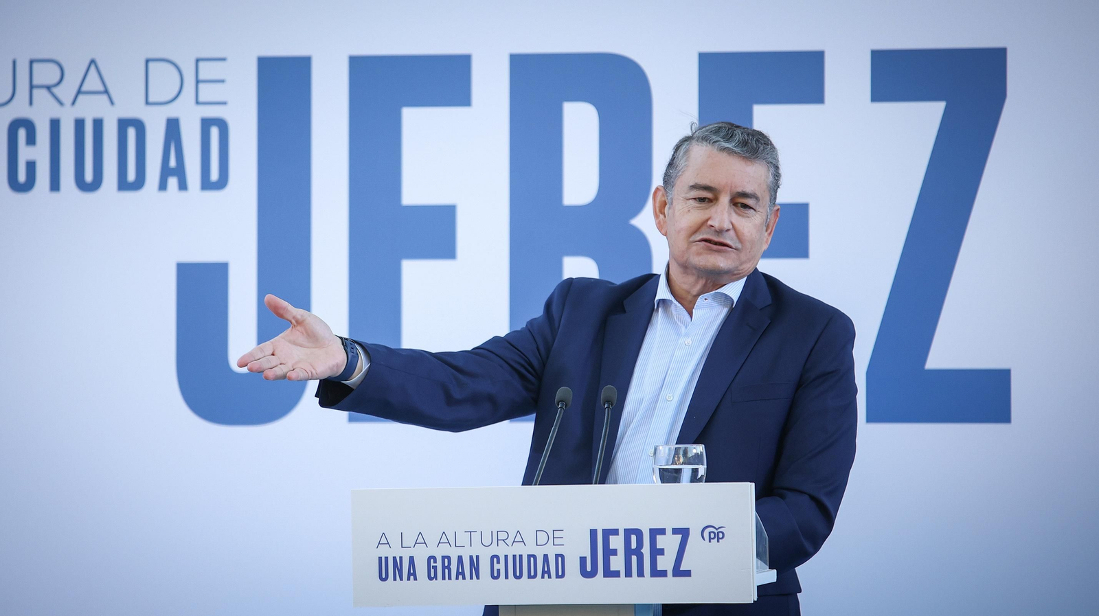 Todos los diputados en el Congreso y senadores que ha tenido Jerez