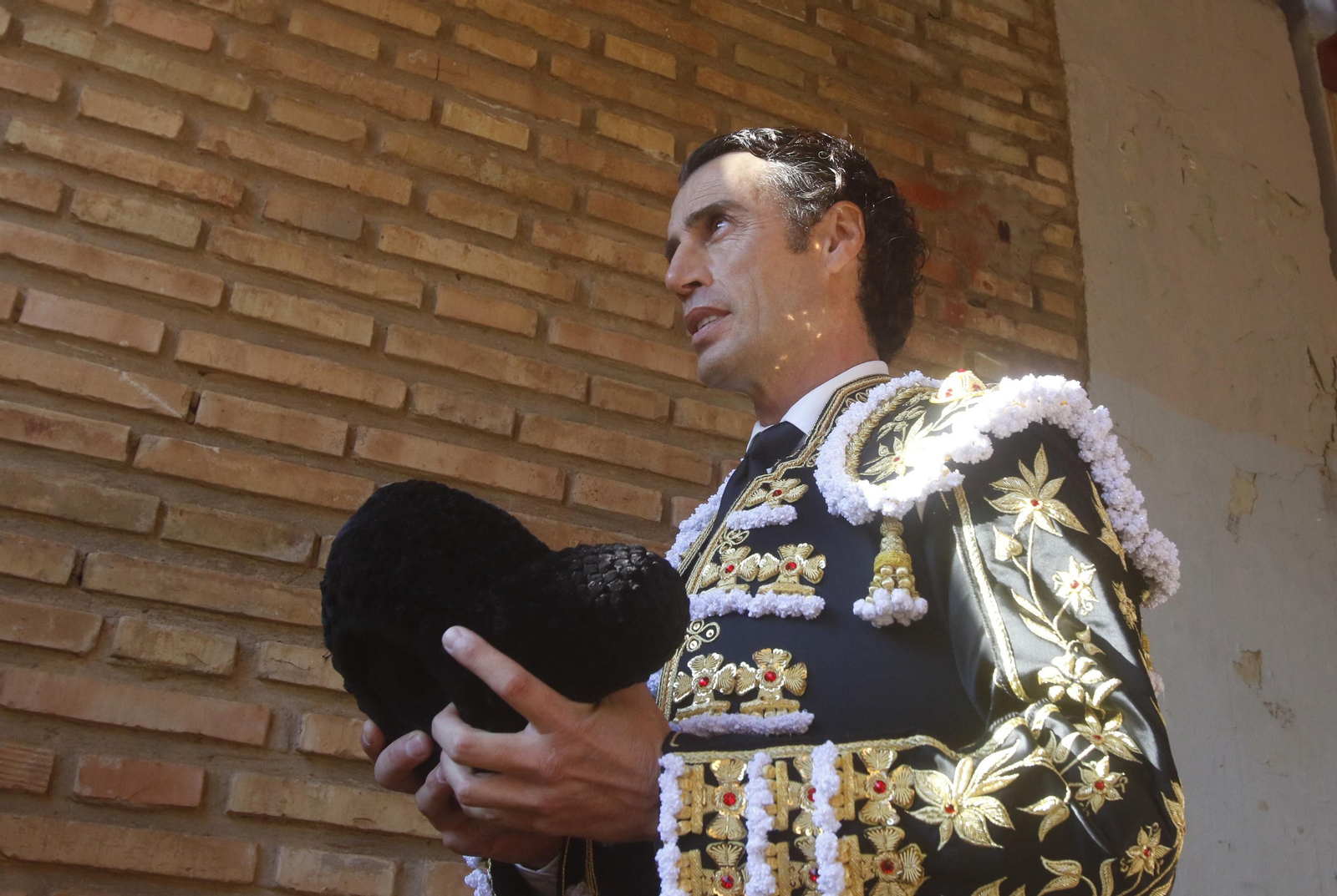 La corrida por el 30 aniversario de la alternativa de Finito de Córdoba, en imágenes