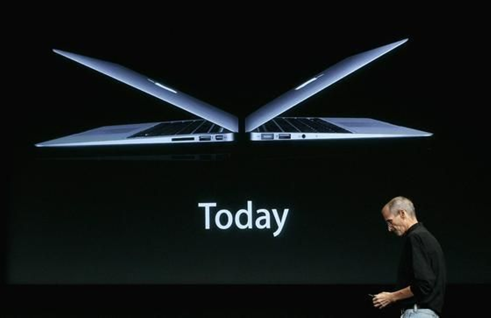Apple presenta el nuevo modelo del portátil Mac Book Air. / AFP