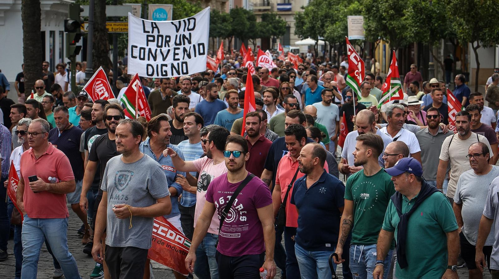 Manifestación de trabajadores de la Vid para pedir un convenio digno