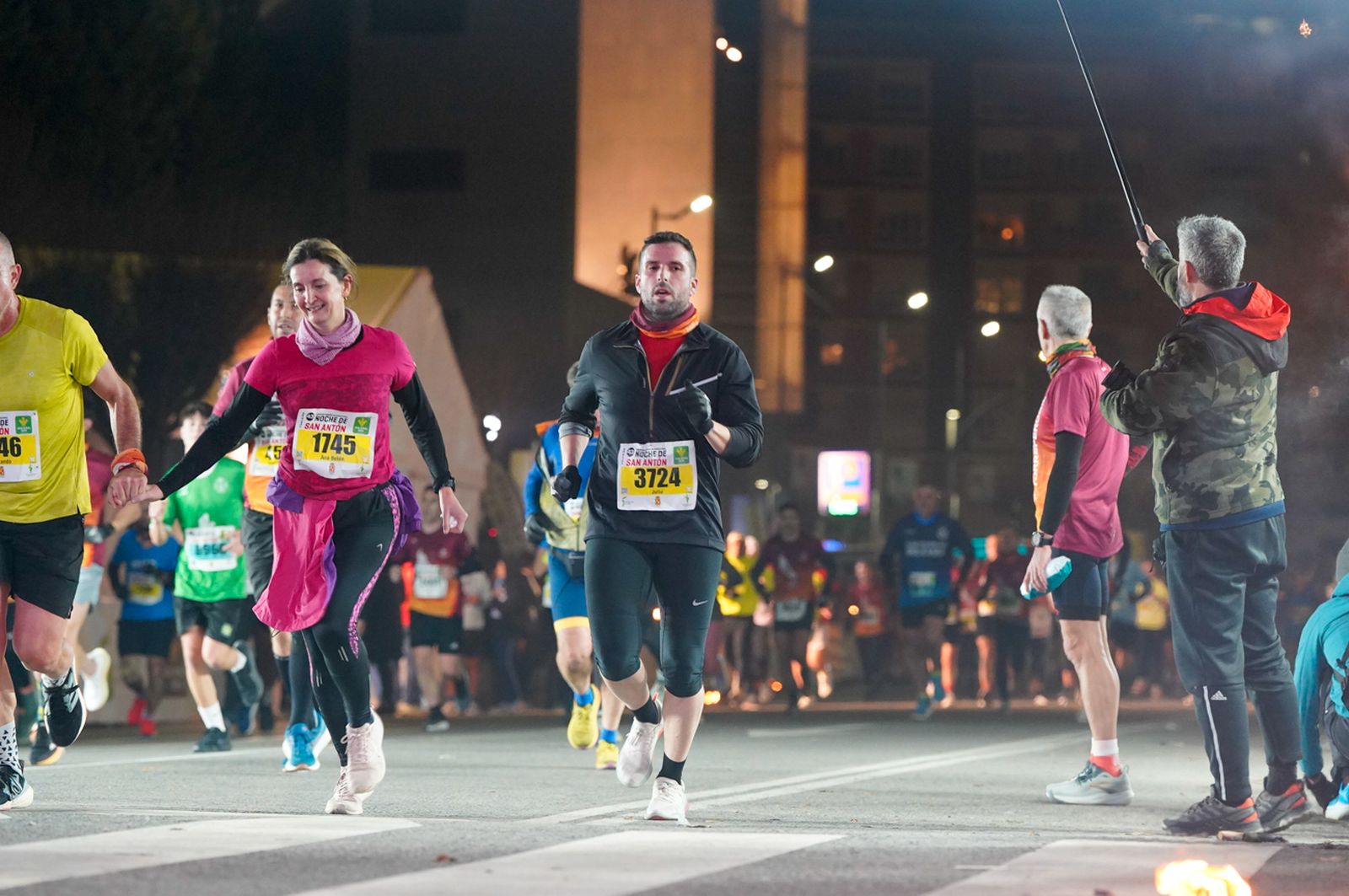 En imágenes: búscate en tu llegada a meta de la Carrera de San Antón 2026 (12)