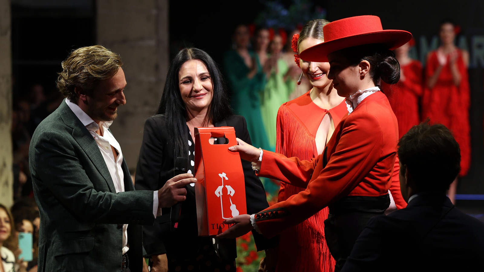 Desfile de Amparo Maciá en la Pasarela Flamenca Jerez Tio Pepe 2023