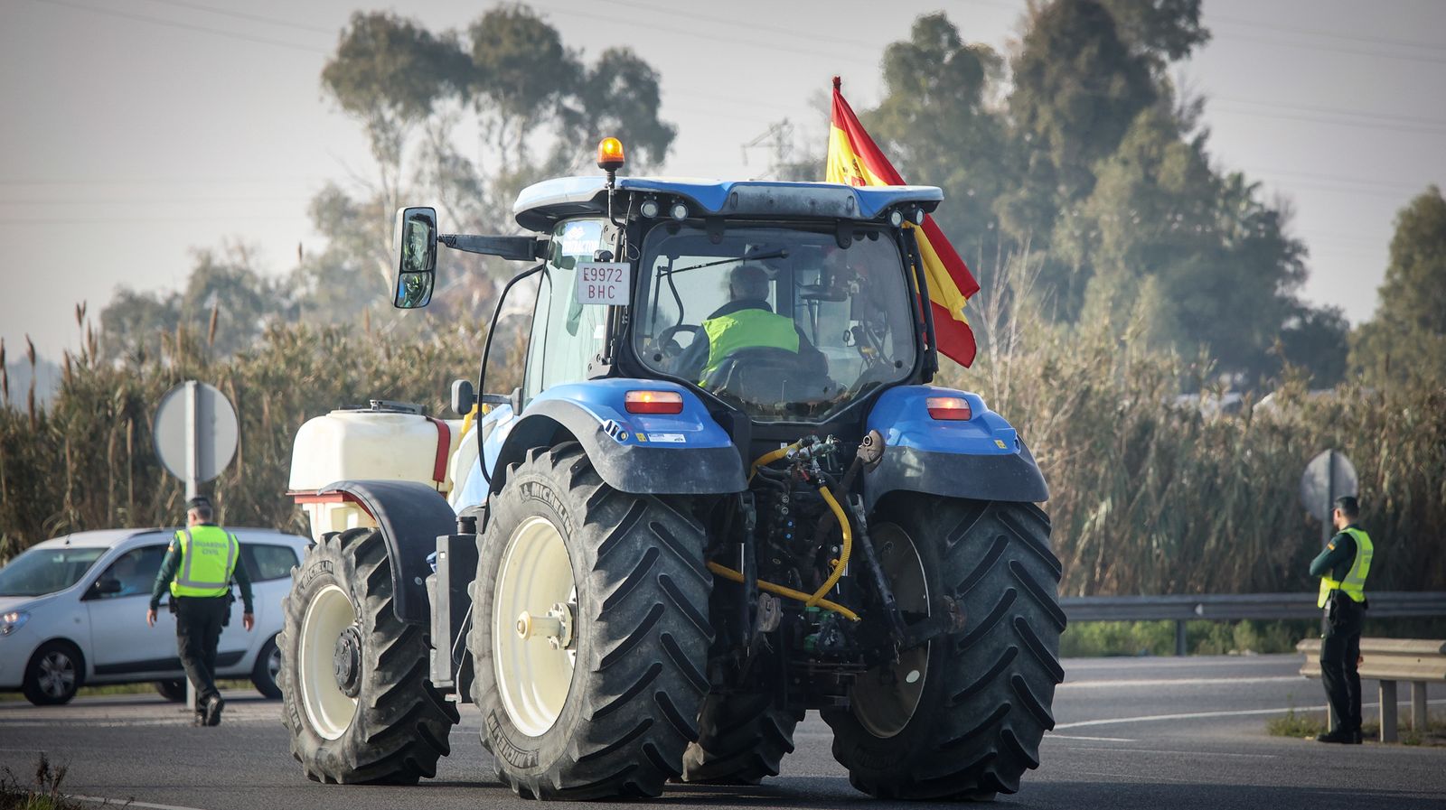 Mucha policía y pocos tractores