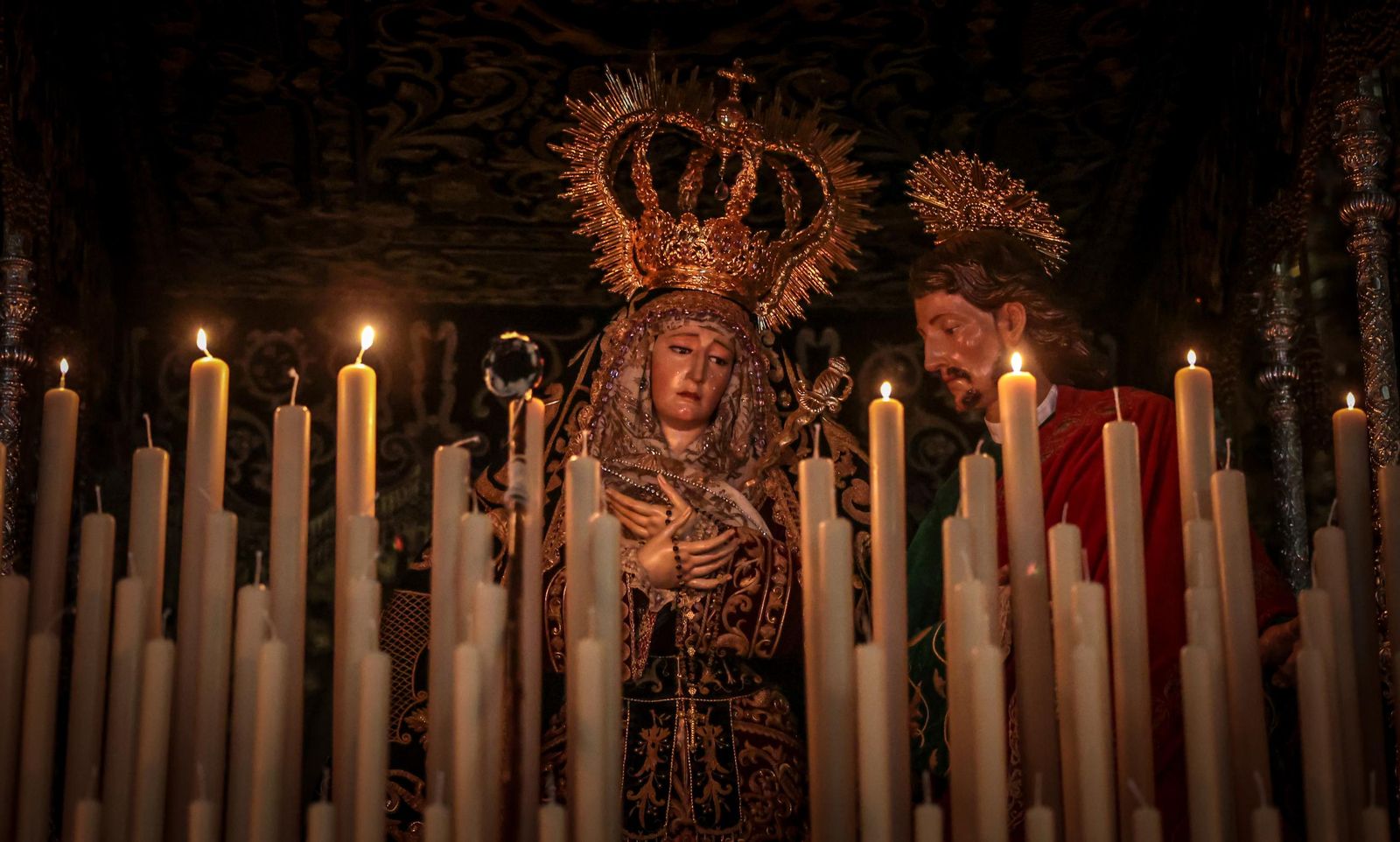 Imágenes de la visita a los templos tras el aplazamiento de la Magna Mariana de Jerez