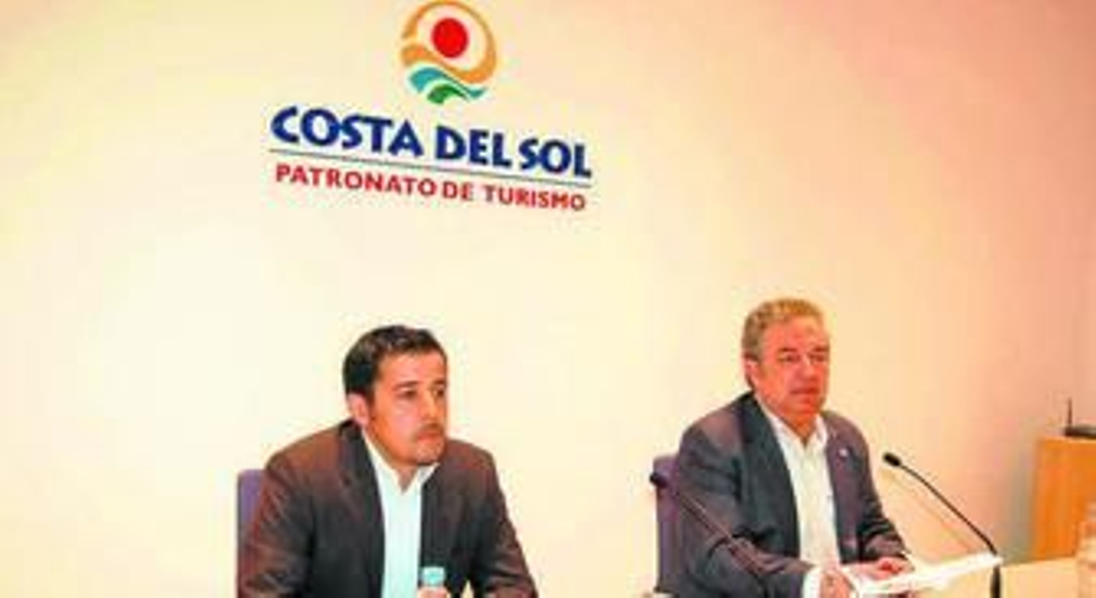 Pendón y el director de Royal Air Maroc en España, ayer.