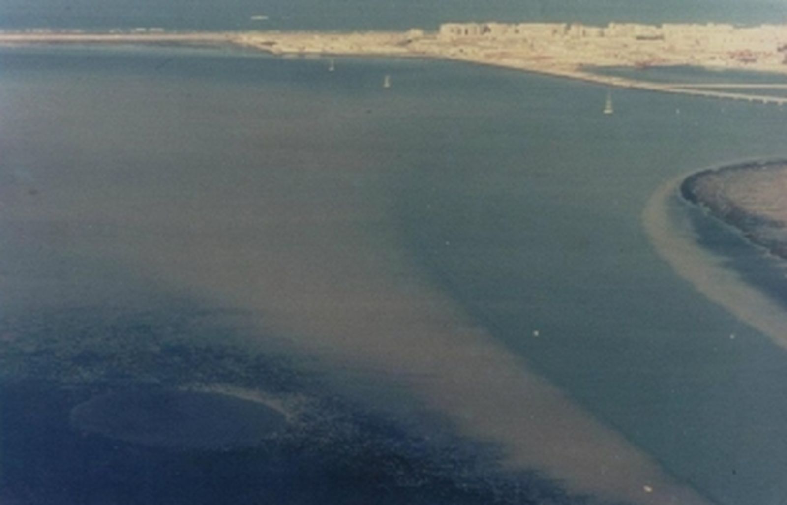 ¿Qué es ese círculo bajo las aguas?