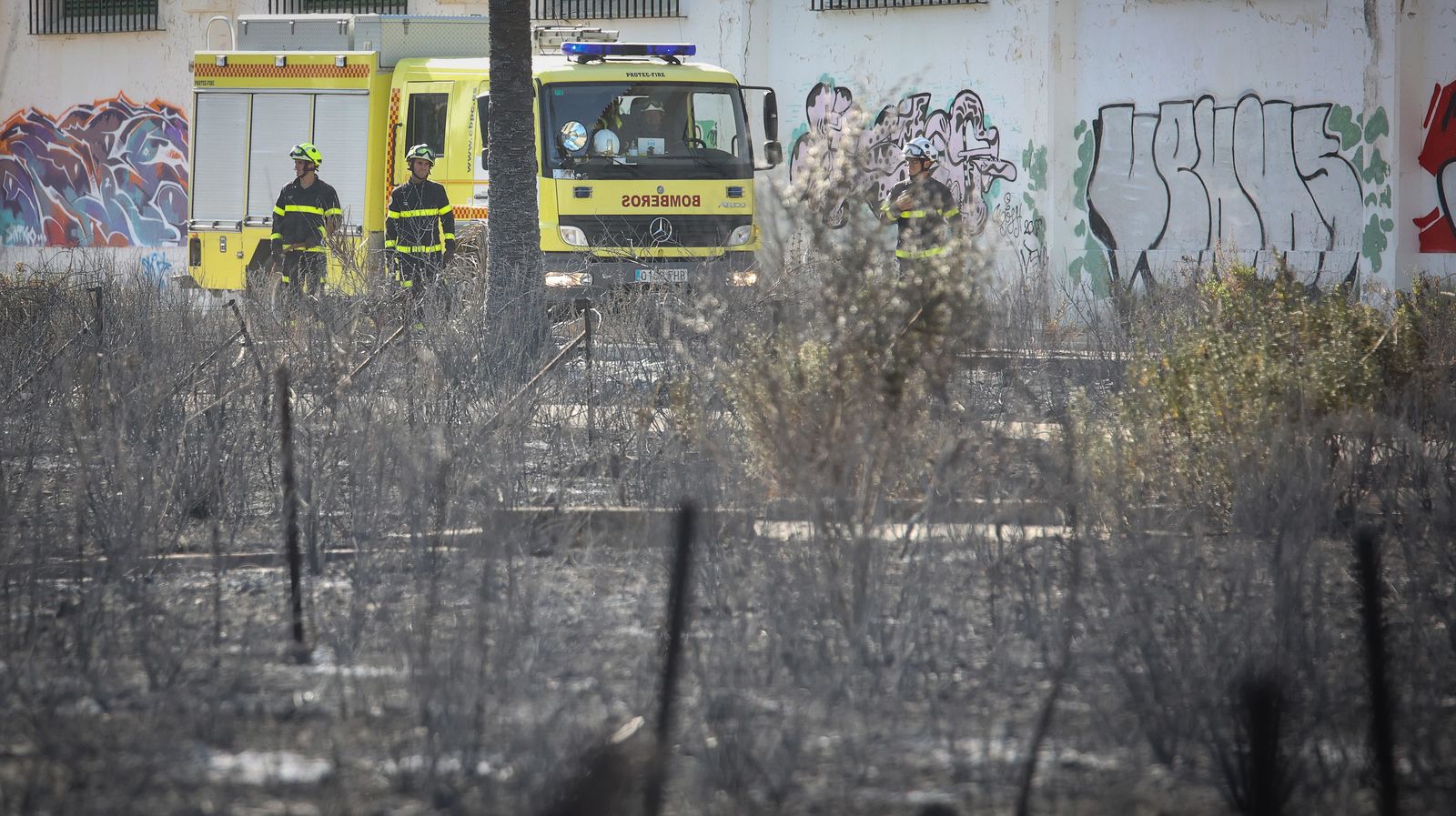 Incendio de pastos en la antigua bodega de Croft