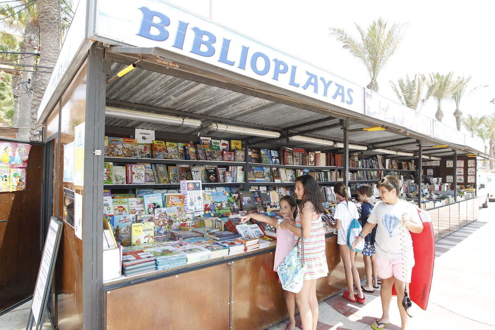 La Biblioplaya no está instalada aún en El Palmeral.