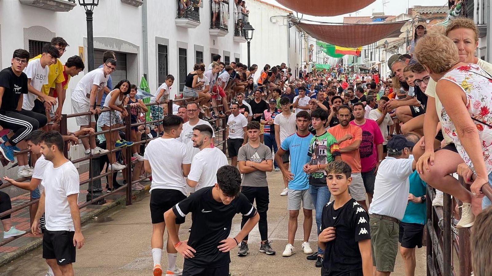 El encierro taurino de Dos Torres por San Roque, en imágenes
