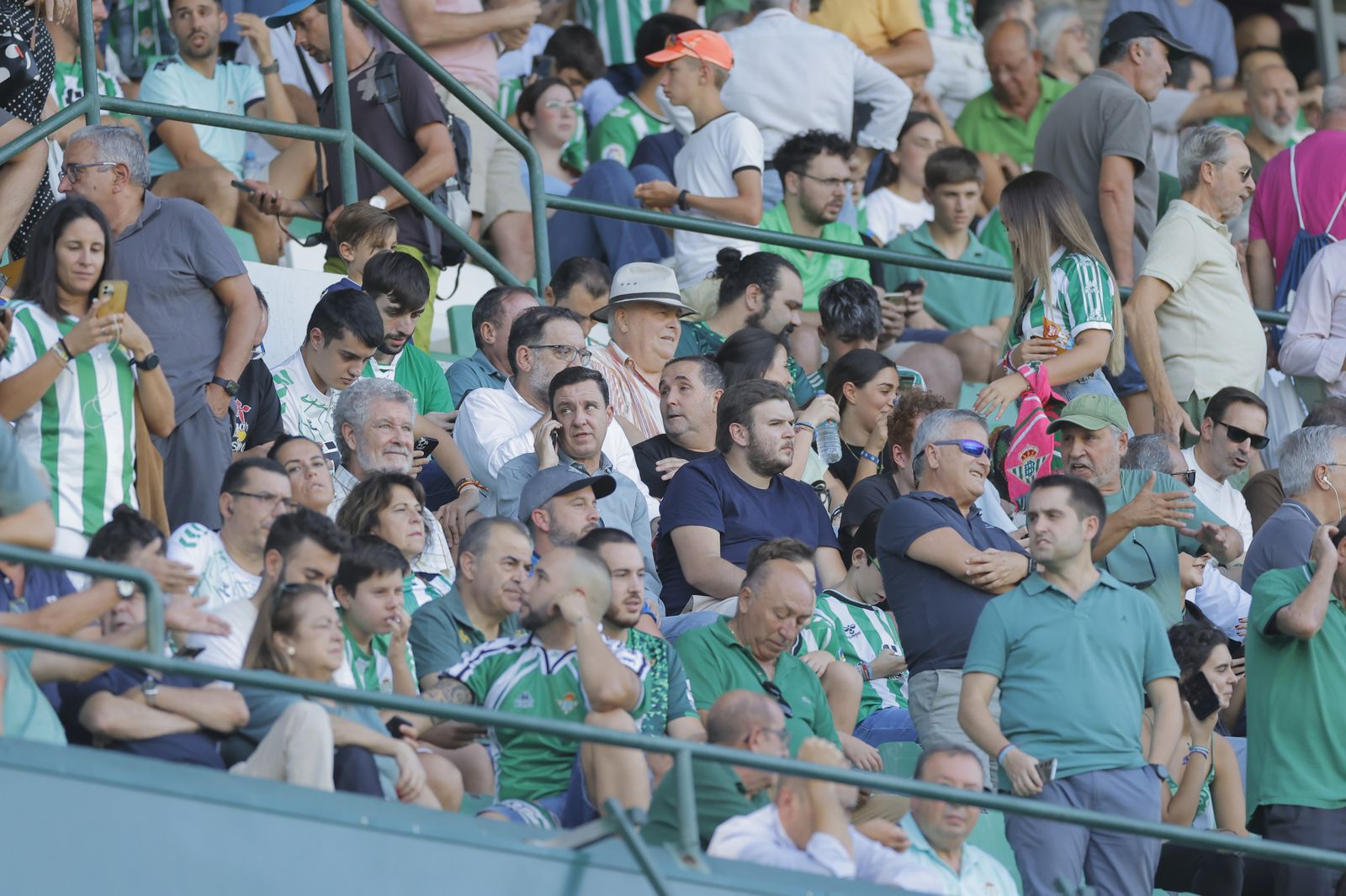 Búscate en la fotos del Betis-Sparta