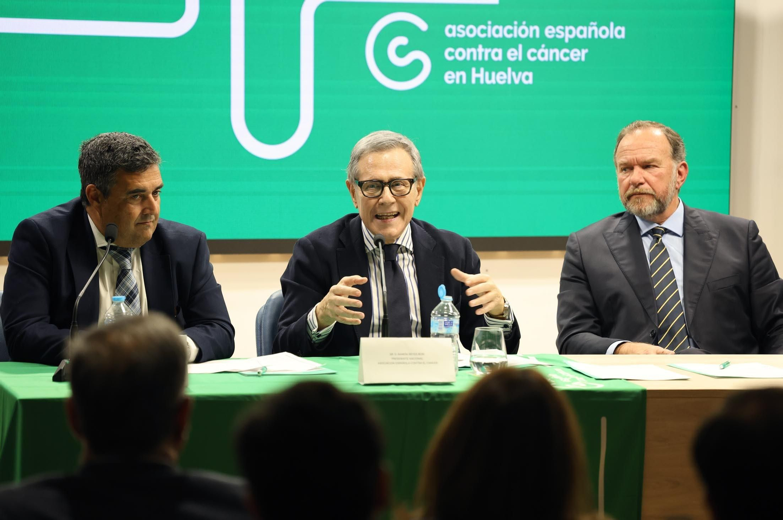 Imágenes de la inauguración de la nueva sede de la "Asociación Española Contra el Cáncer" en Huelva