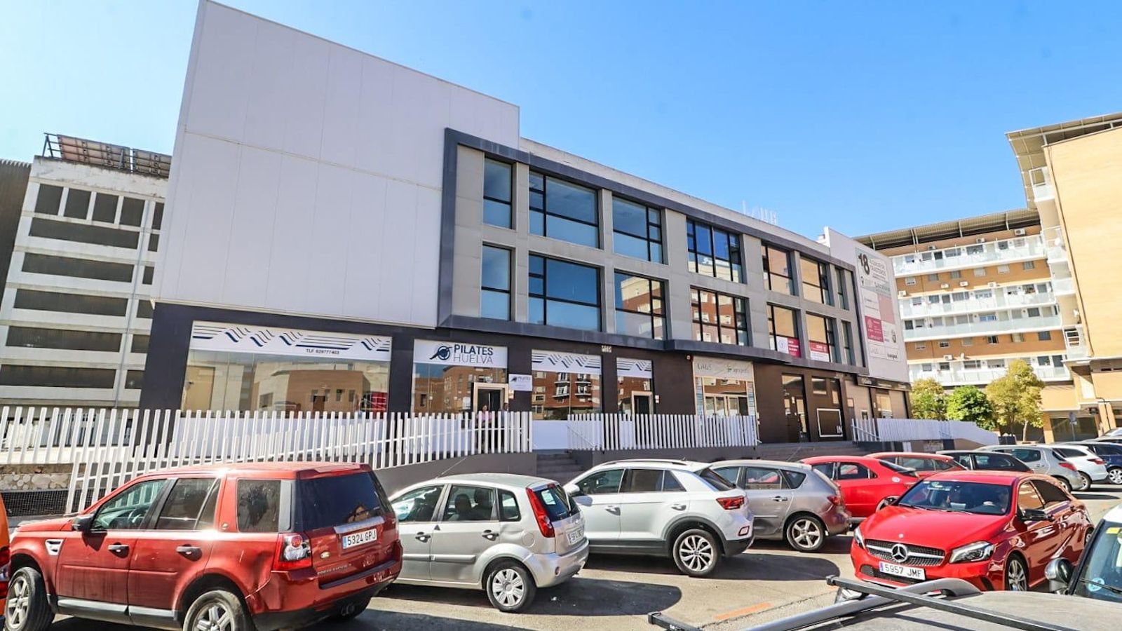 Así luce en la actualidad el espacio que ocupaban los cines La Dehesa.