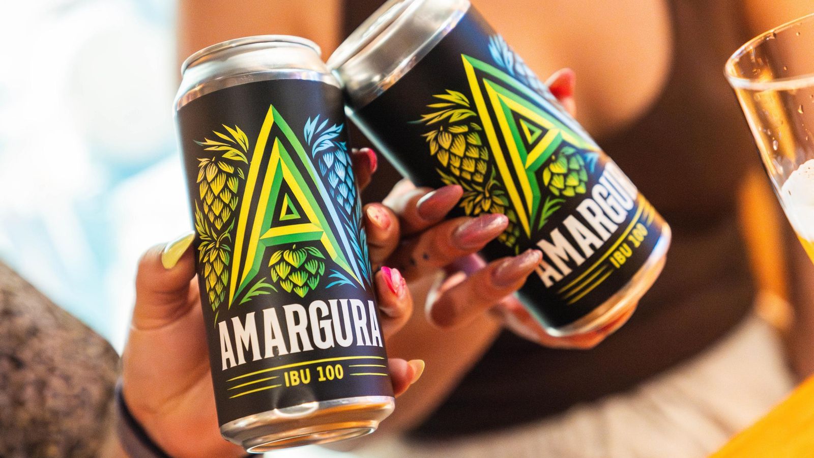 Amargura está llamada a convertirse en la cerveza favorita de los granadinos en los próximos meses.