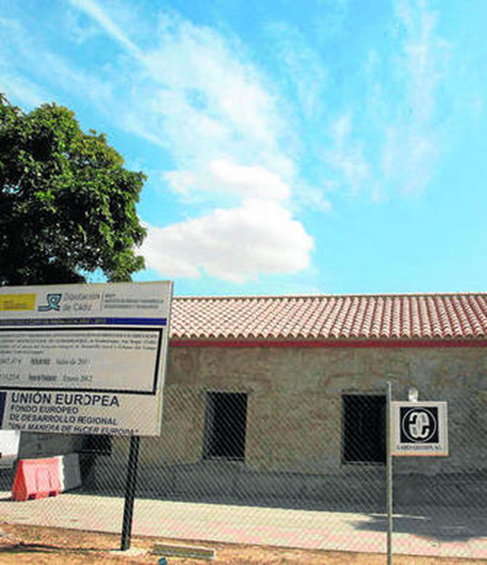 El antiguo cuartel de la Guardia Civil de Guadarranque, el pasado viernes.