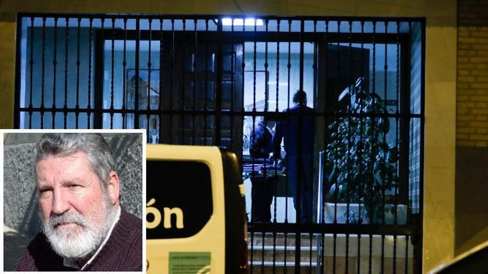 Momento del levantamiento del cadáver de Antonio Perejil Delay