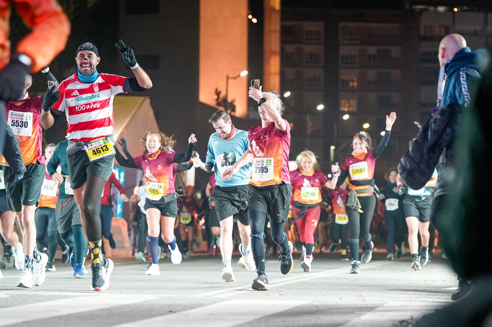 En imágenes: búscate en tu llegada a meta de la Carrera de San Antón 2026 (16)