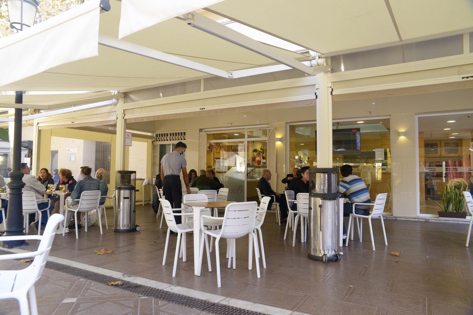 Fotos de ambiente de las calles en La Línea