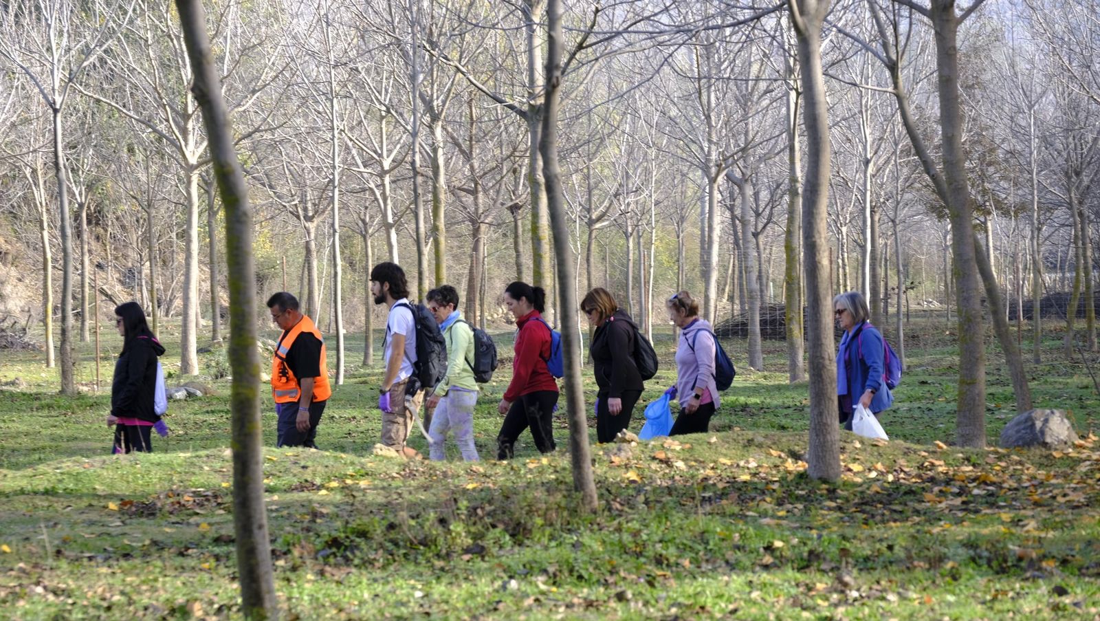 Limpieza y senderismo por la Alpujarra, en imágenes