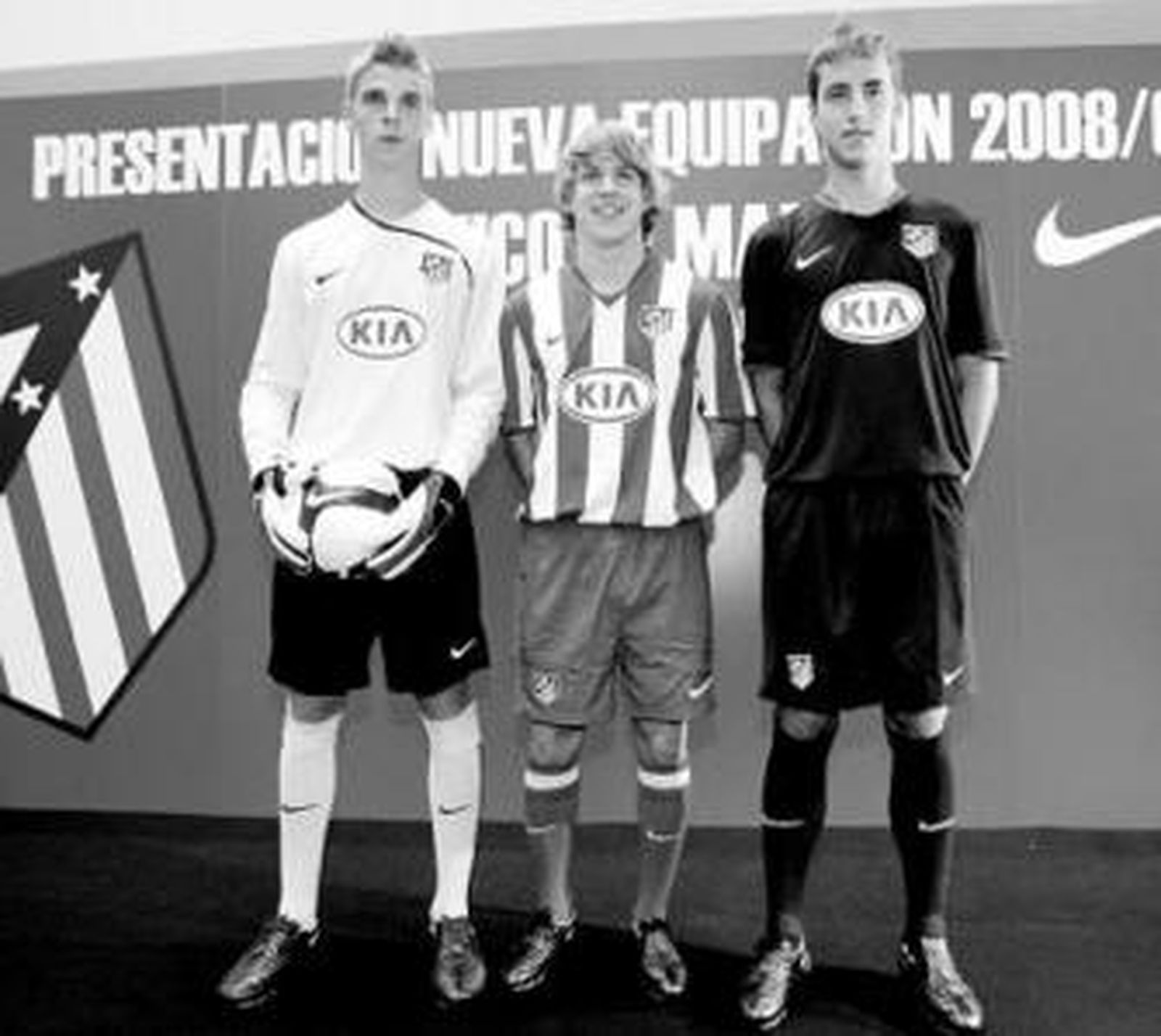 El Atlético de Madrid presentó ayer sus equipaciones.