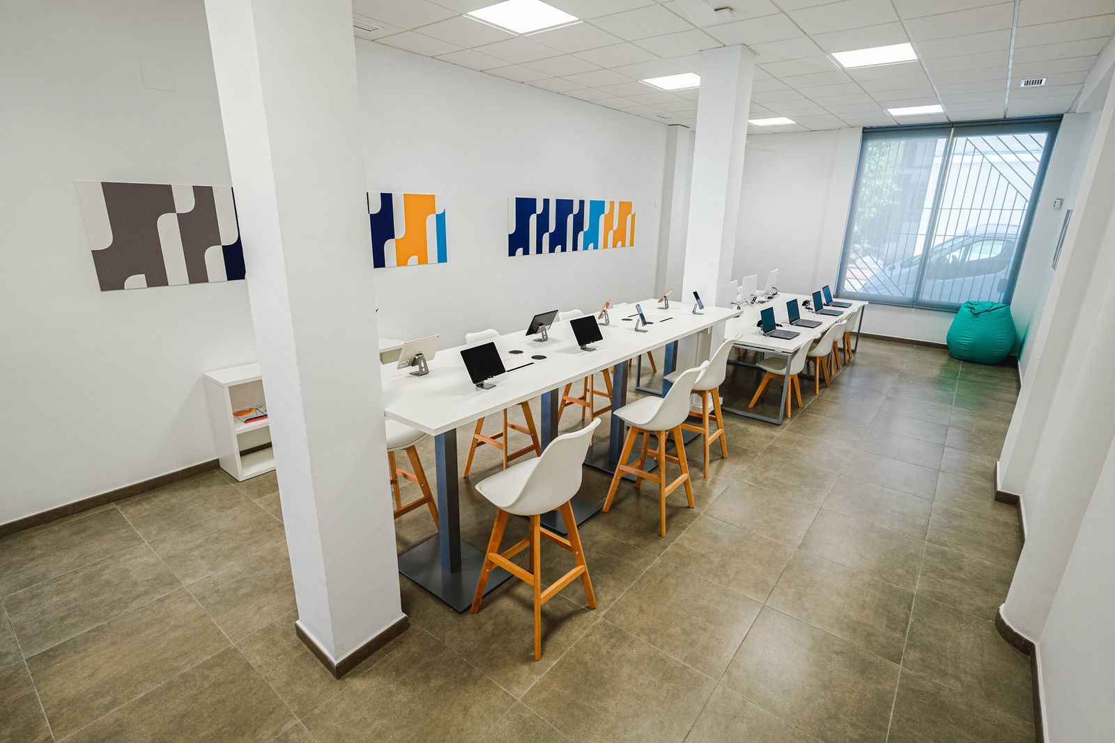 El nuevo Centro de Emprendimiento e Innovación Impulsa 10 de Pozoblanco, en fotografías