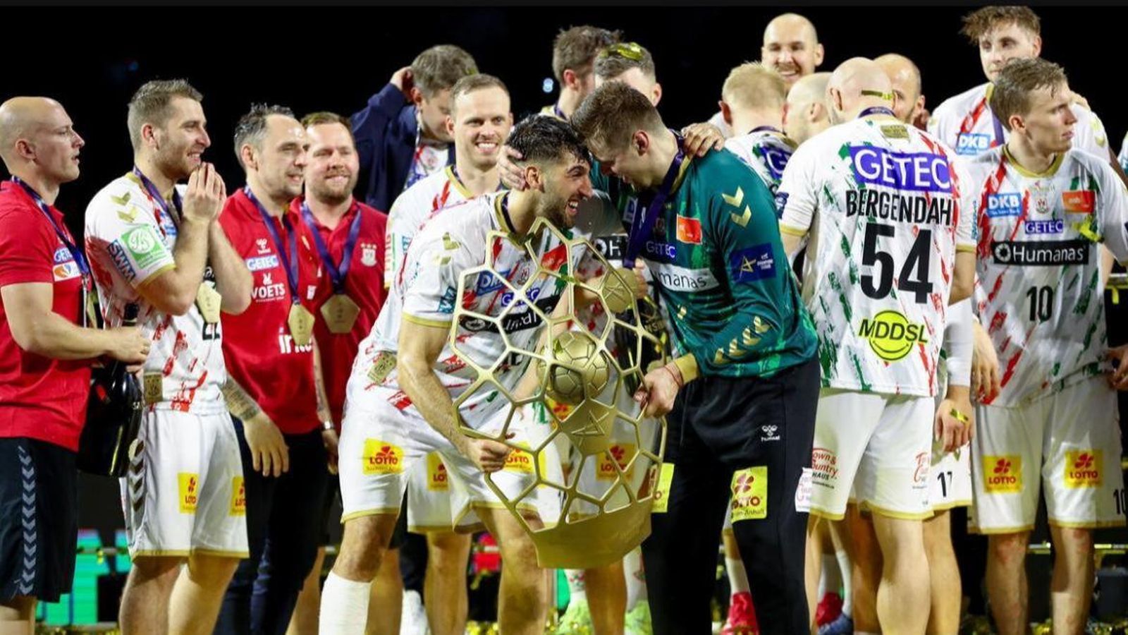 Sergey Hernández y Antonio Serradilla tras ser campeones de Europa Sergey Hernández y Antonio Serradilla tras ser campeones de Europa
