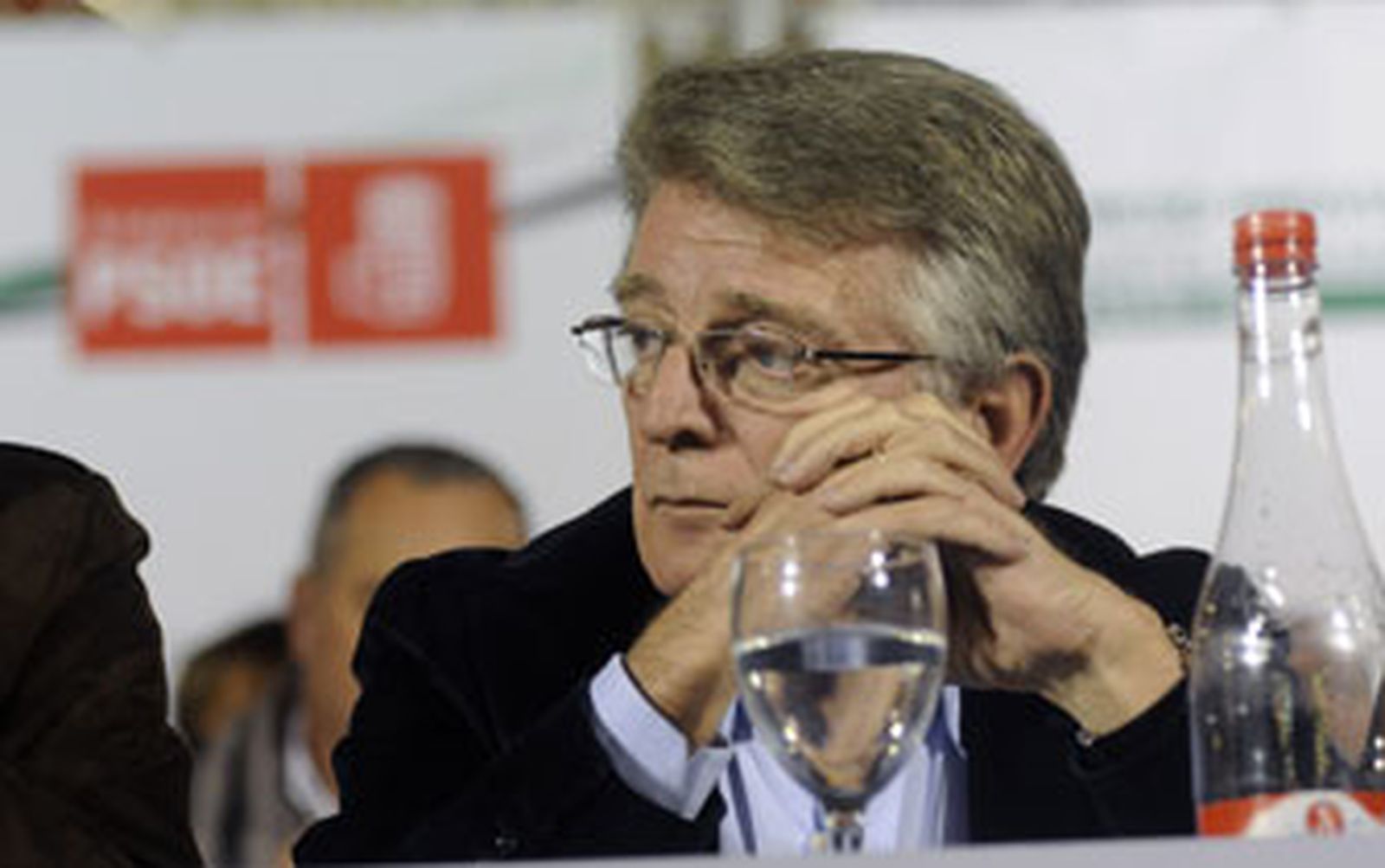 Cabaña muestra total desacuerdo a la autovía Cádiz-Huelva