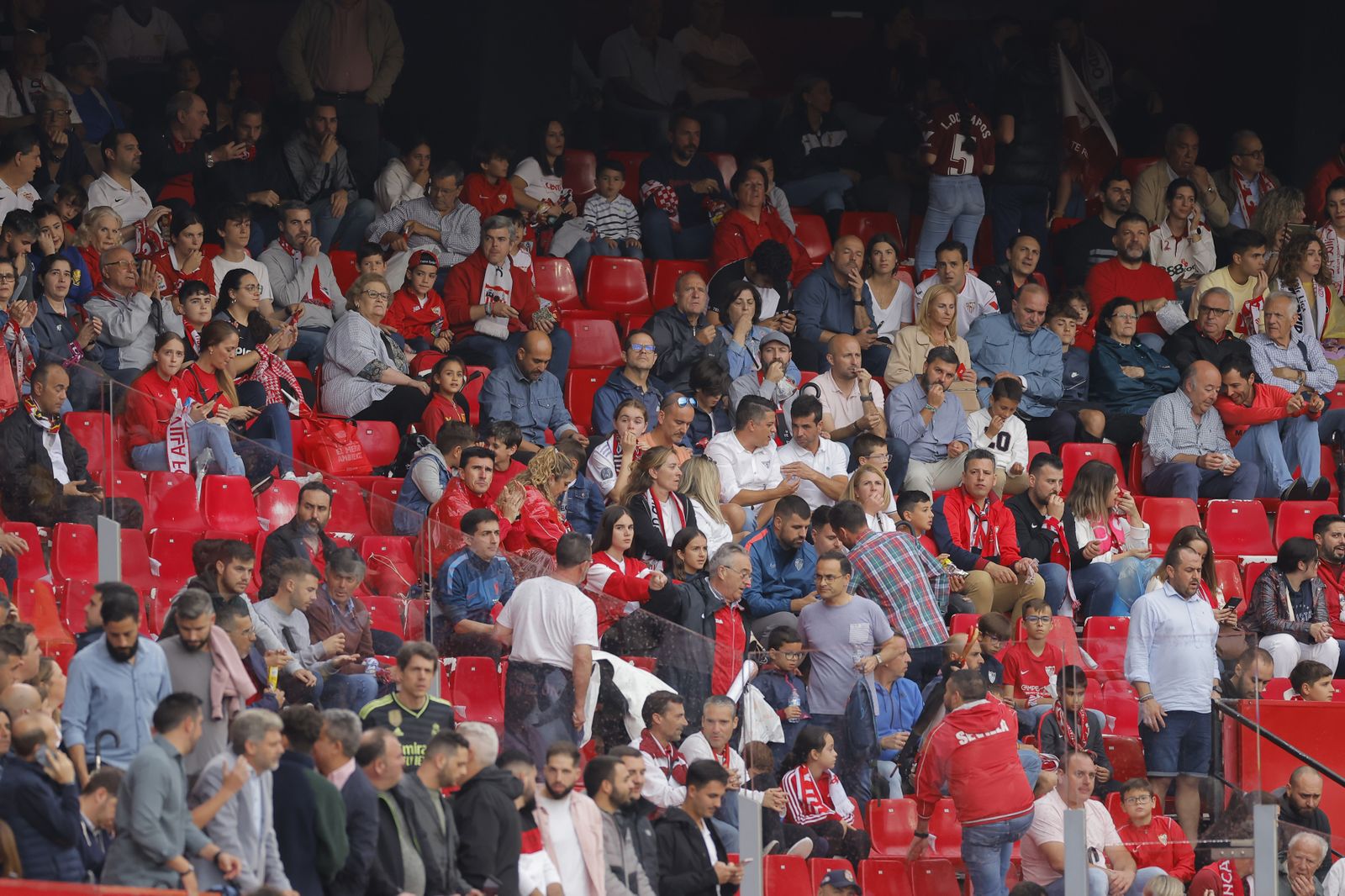 Búscate en las fotos del Sevilla-Madrid