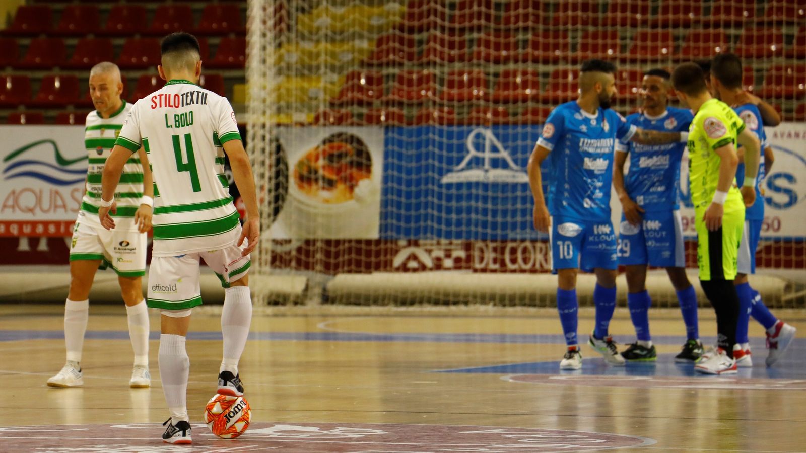 Lucas Bolo y Miguelín, hundidos tras un tanto del Noia.