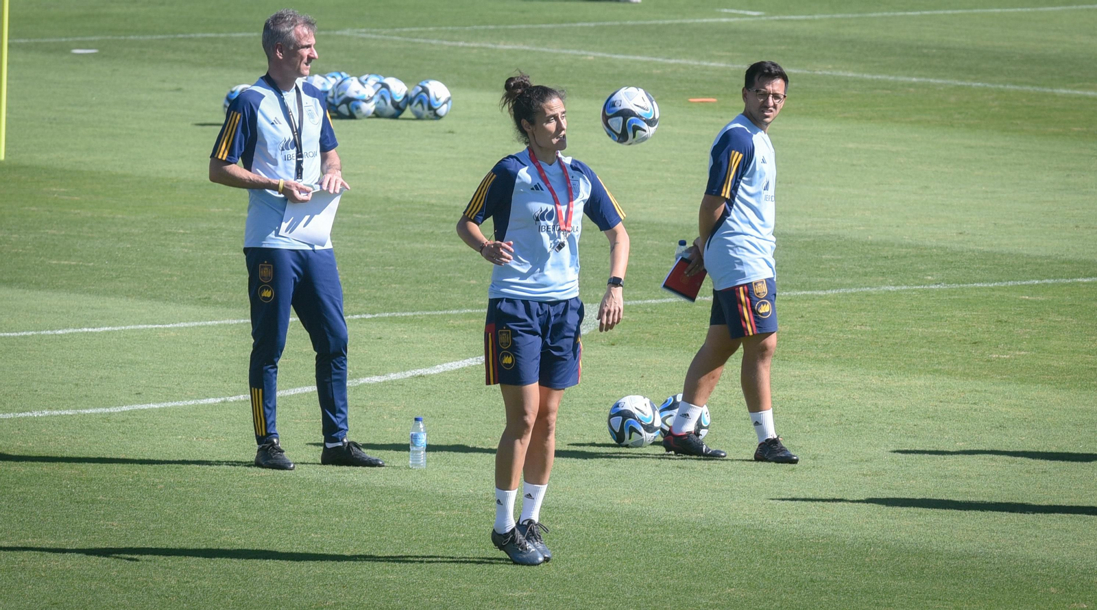 El entrenamiento de la Selección Española Femenina, en imágenes