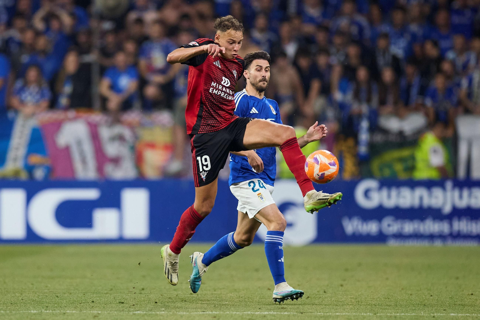 Las fotos del ascenso del Oviedo ante el Mirandés