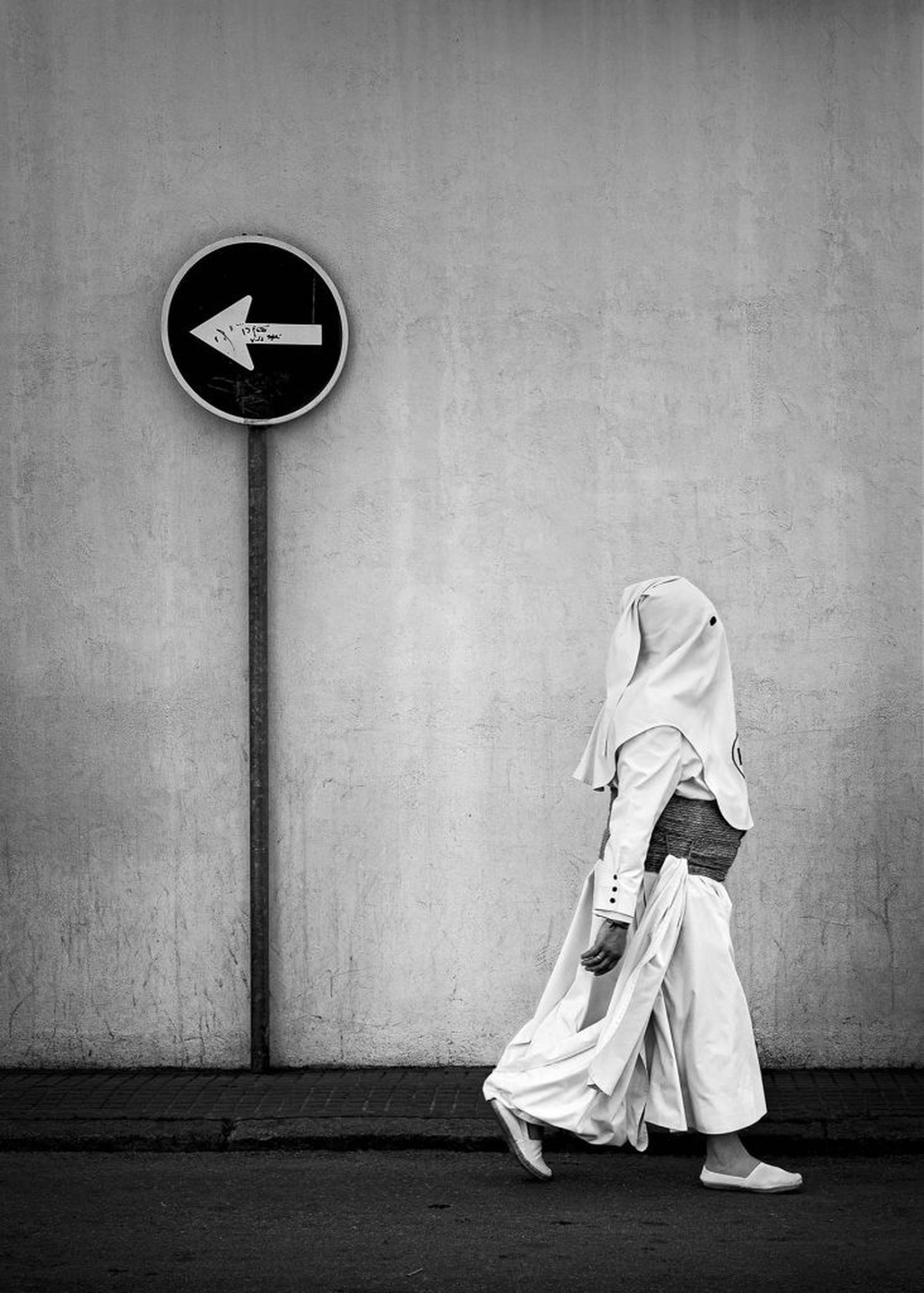 Segundo premio categoría general y Medalla de Plata de la Federación Andaluza de Fotografía. 'Sentido obligatorio'.