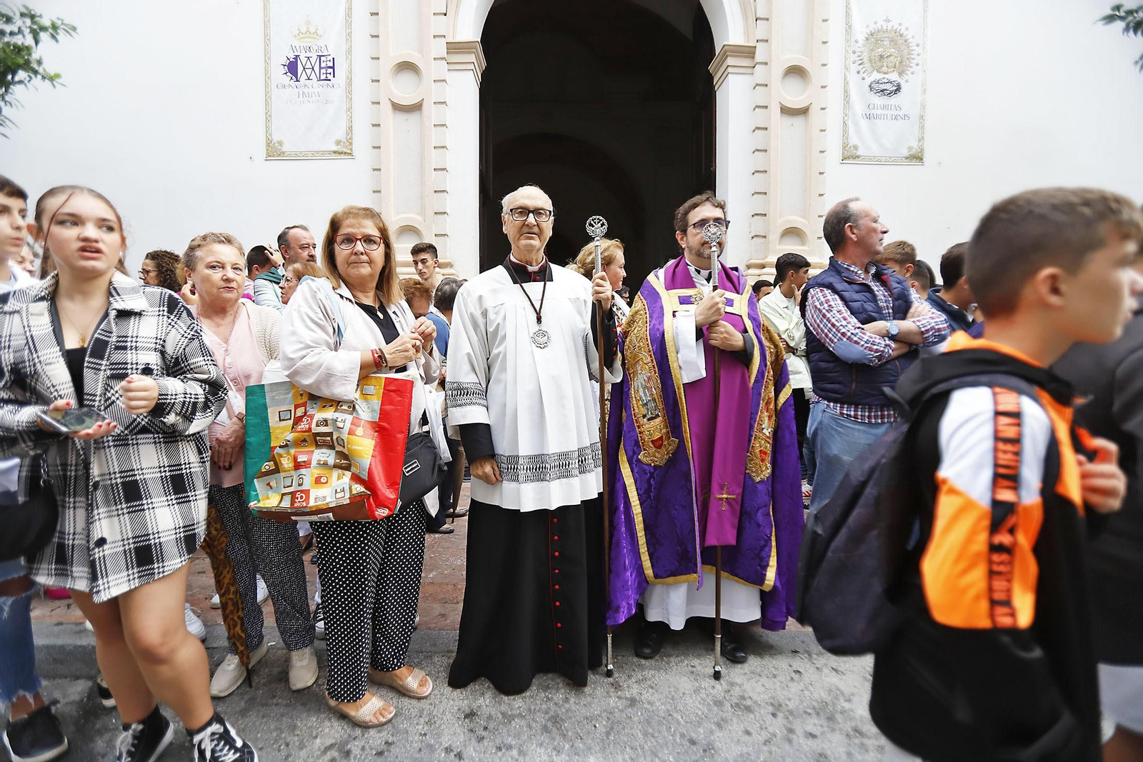 Imágenes de la salida extraordinaria de la Virgen del Rocío y Esperanza