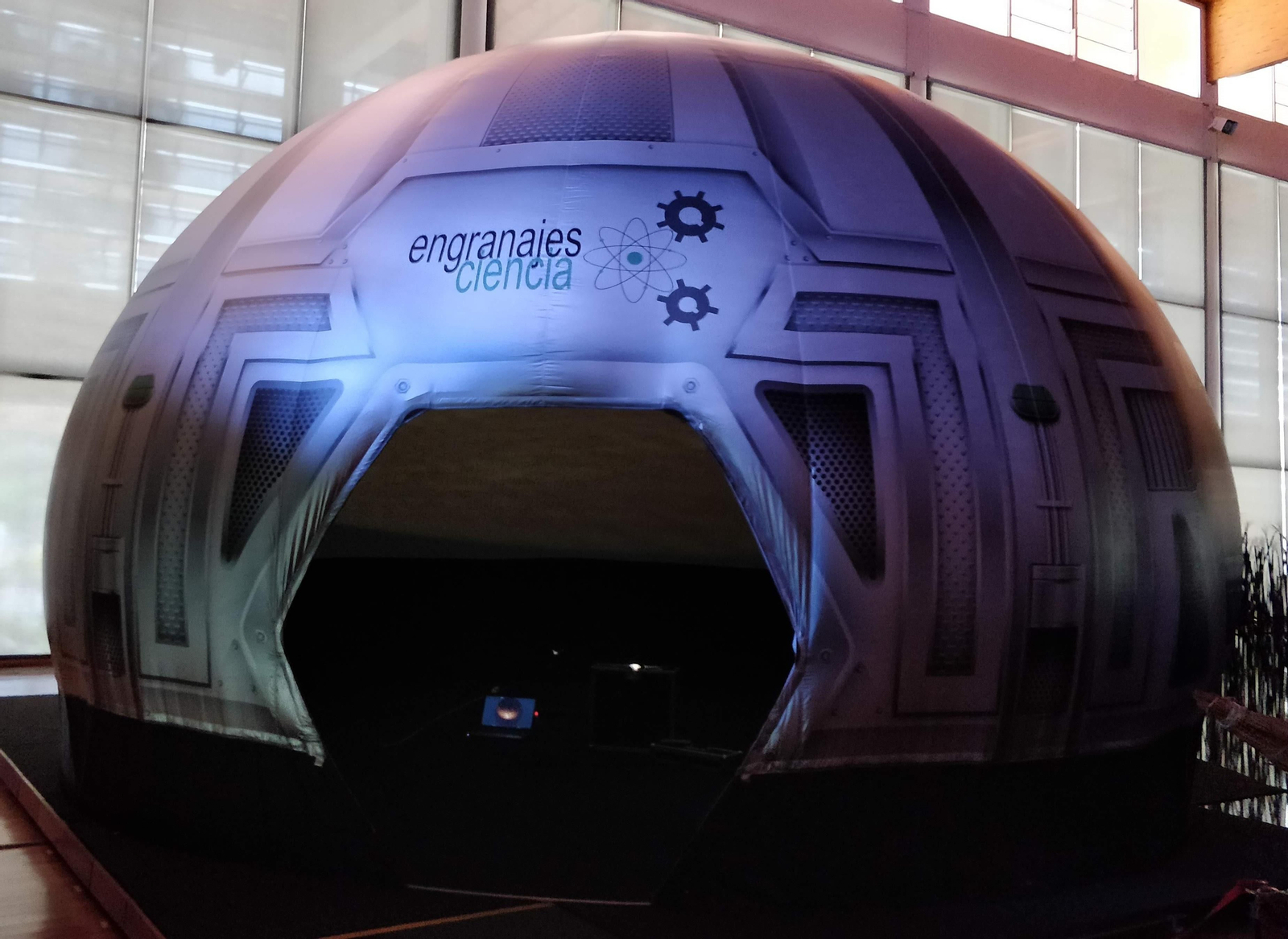 La cúpula que alberga el cine inmersivo en el Pabellón de la Navegación.