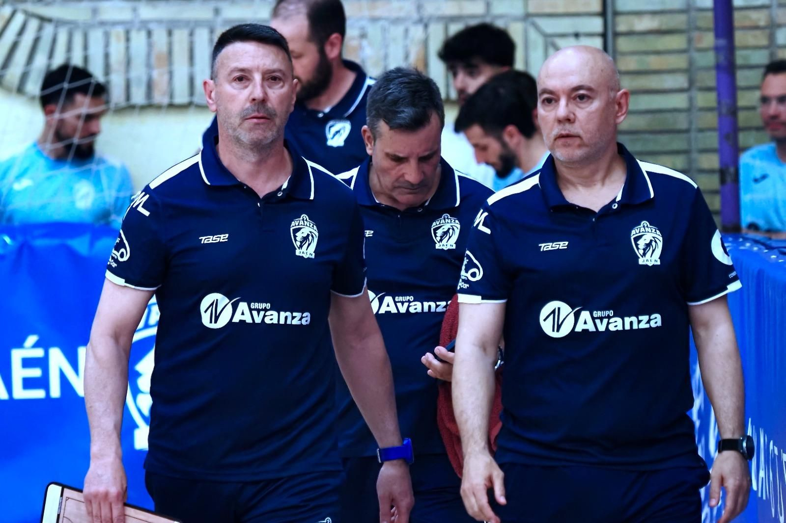 Quique García, junto a su segundo Javi Polo.