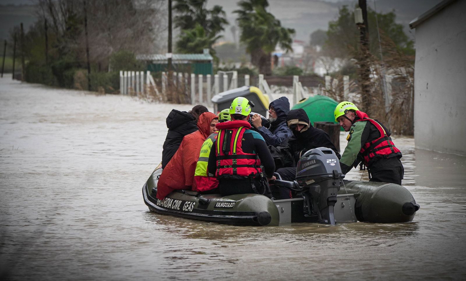Así trabajan los grupos de élite de la Guardia Civil en las inundaciones en Jerez