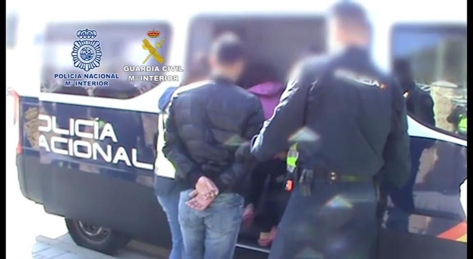 Vídeo de una operación contra una red de chinos que escondía droga bajo tierra