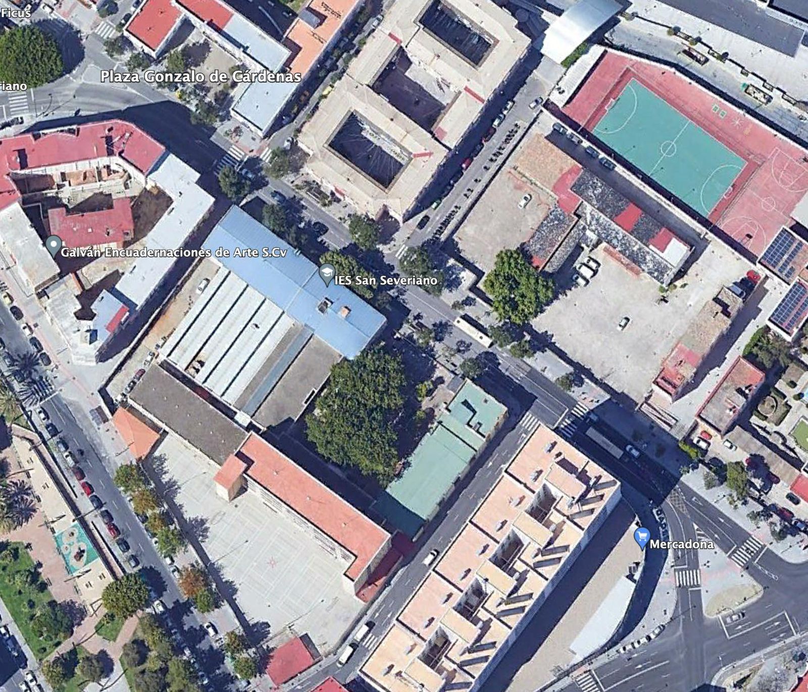 Así son los complicados accesos a los colegios de Cádiz