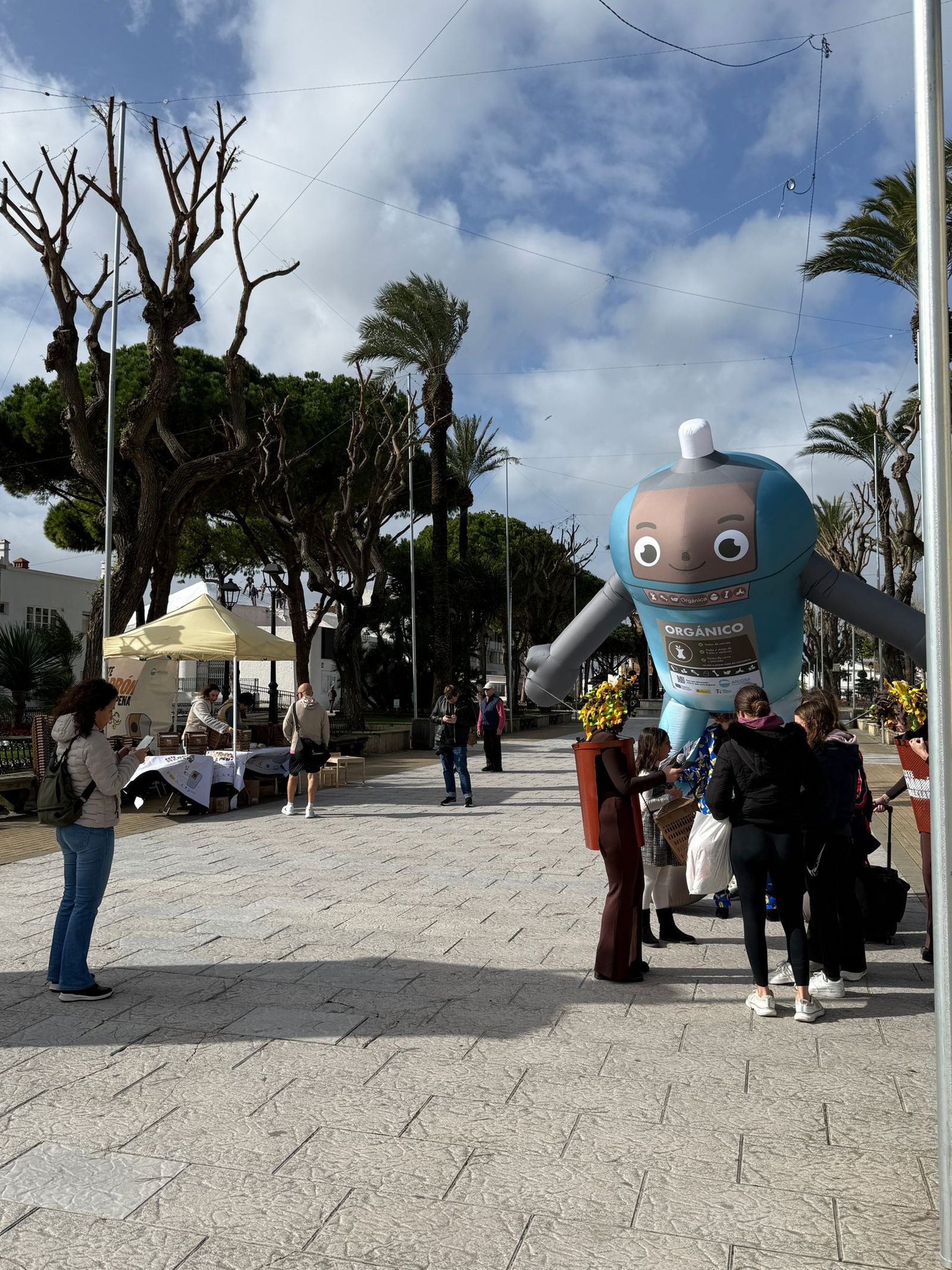 Las fotos de la campaña 'Este marrón vale la pena' en San Roque