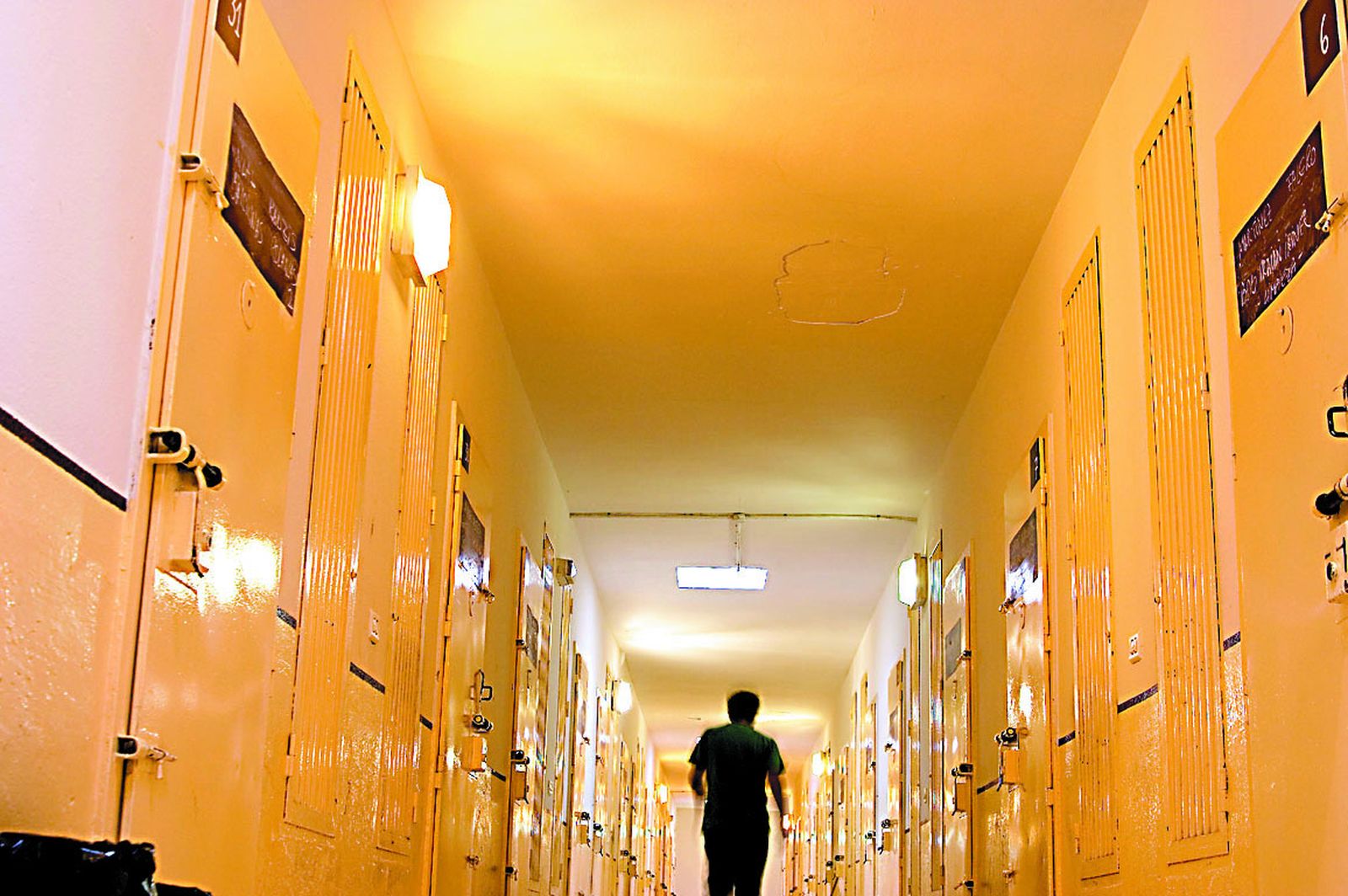 Pasillo de uno de los módulos de El Acebuche.